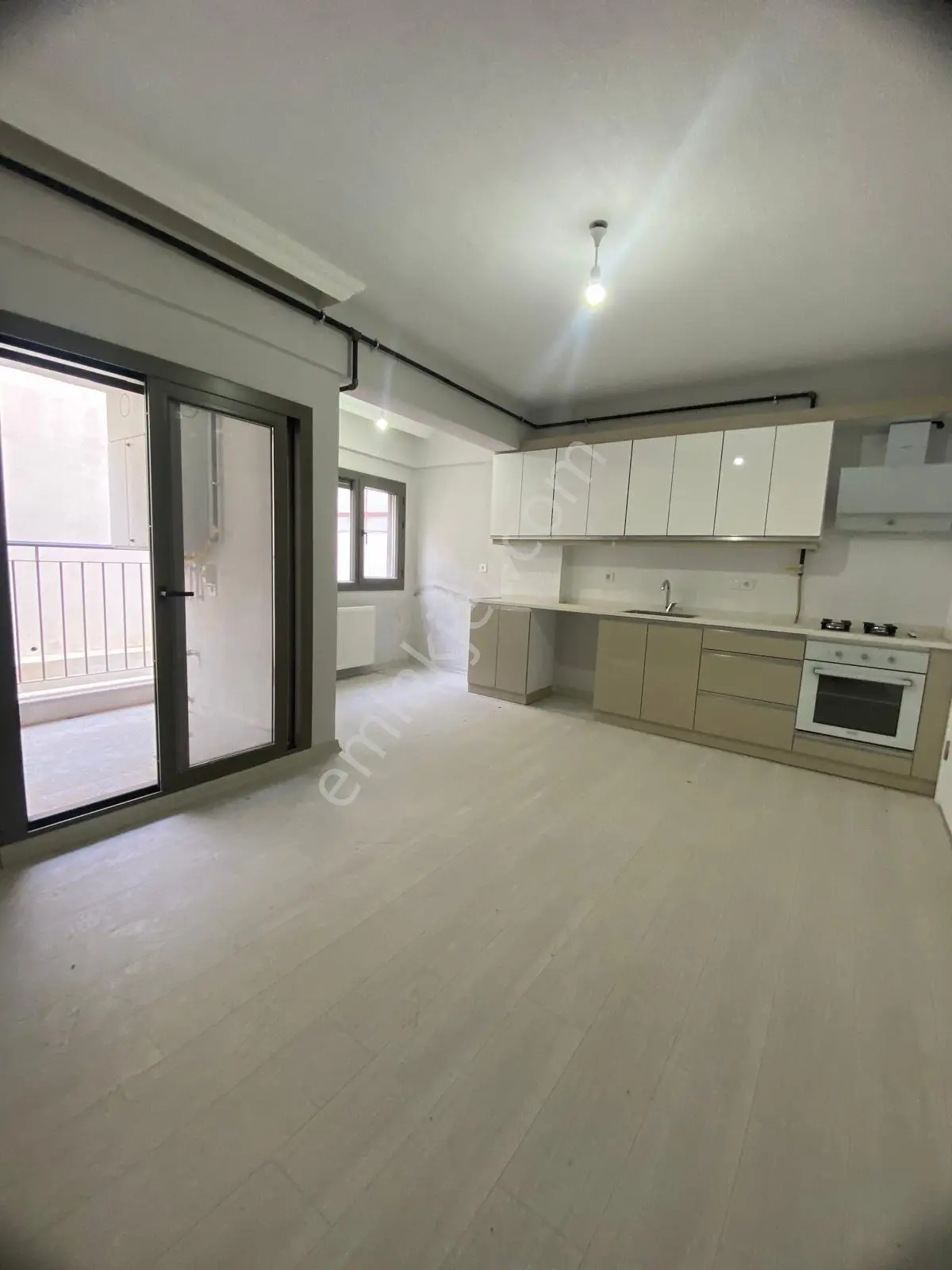 Çiğli De Klimalı Doğalgaz Kombi Asansörlü Sıfır Lüks 1+1 Daire