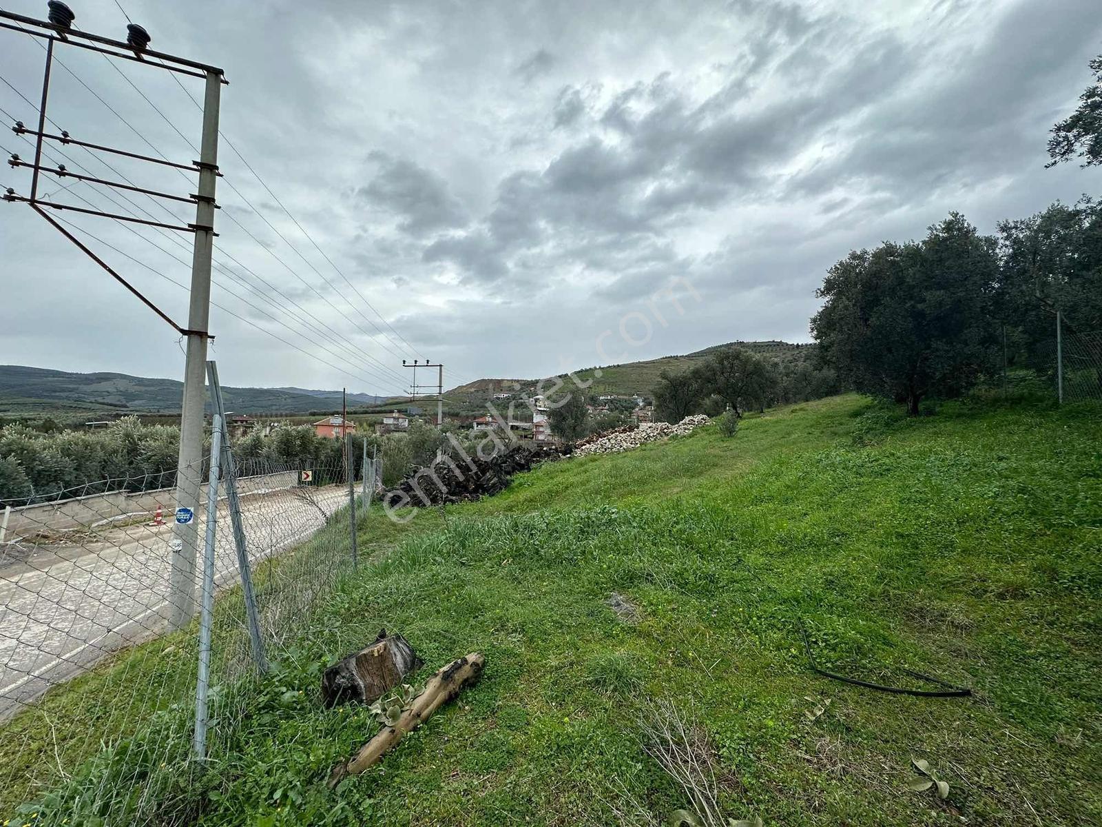 Ömerli Mahallesinde Panoramik Göl Manzaralı İmarlı Arsa - Görsel 4