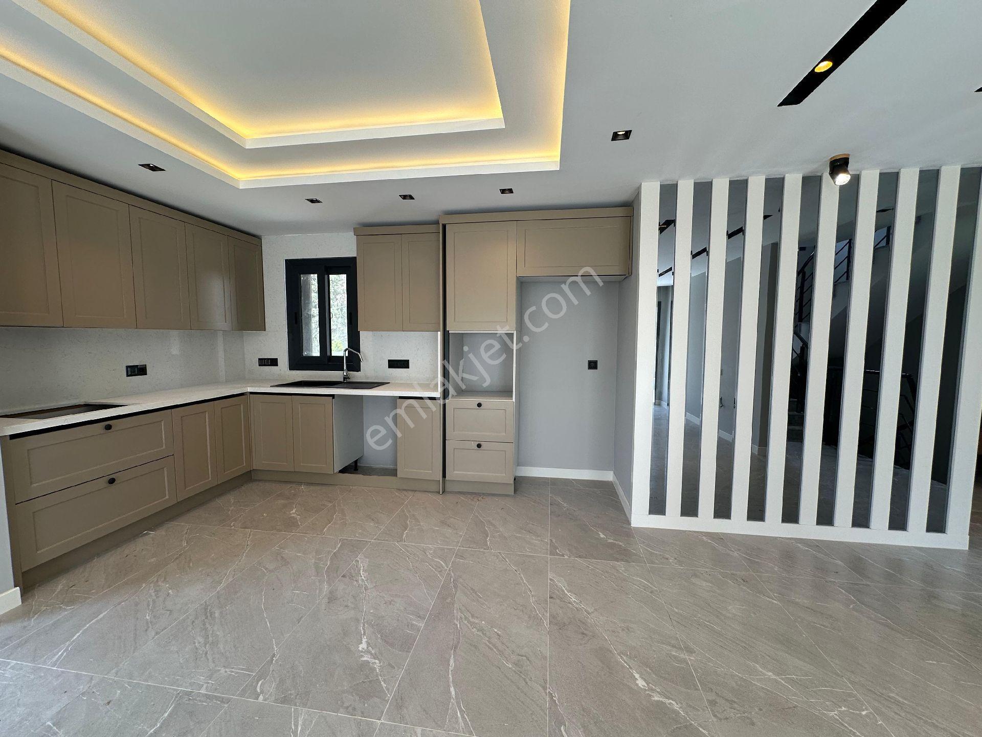 Kuşadası Avm Ye Yakın Kapalı Otapark 305m2 Bağımsız Tek Müstakil - Görsel 10