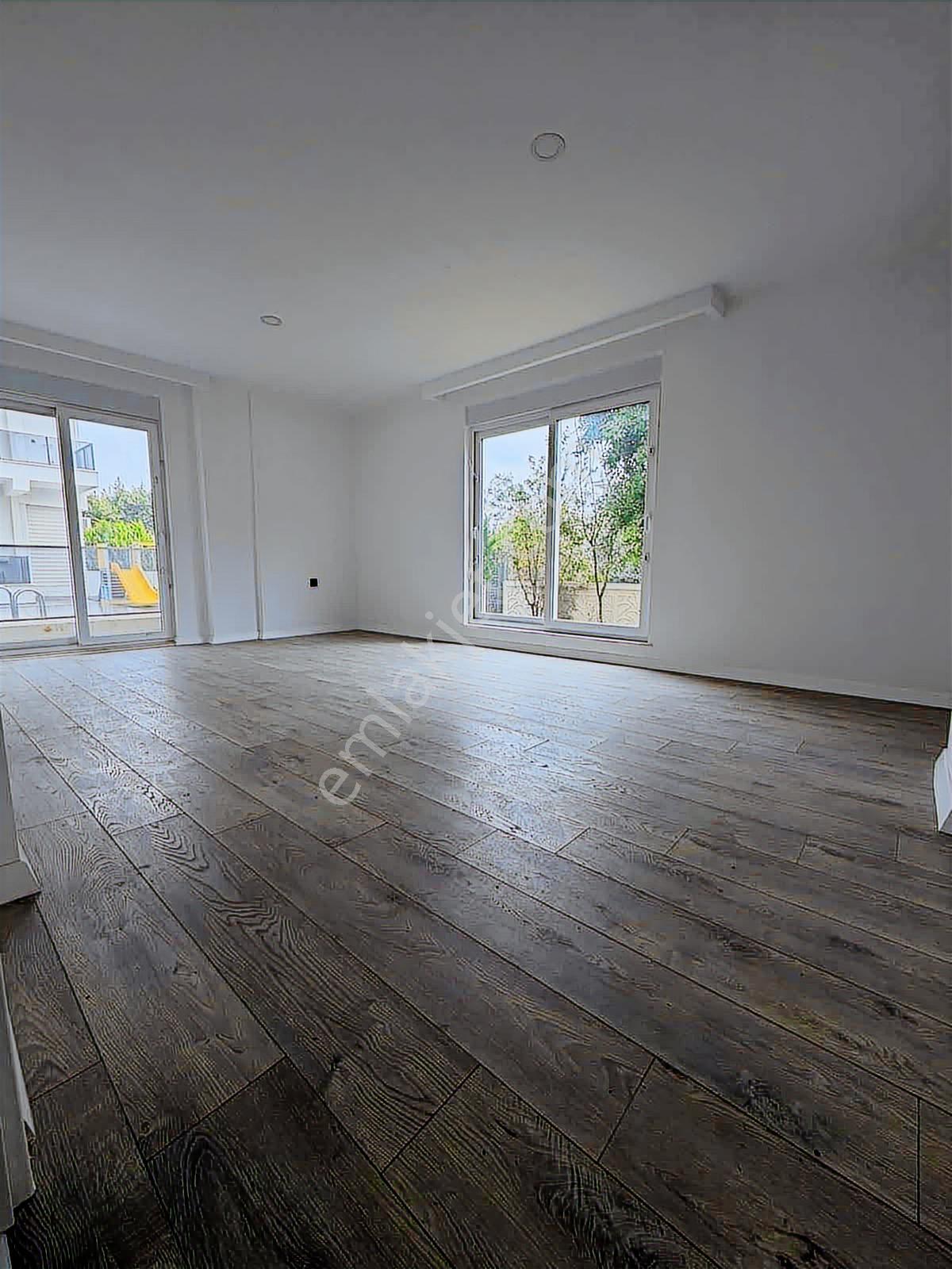 Müstakil Daire Tadında 2+1 Herşeyi Ayrı Site İçi Ultra Lüksdaire - Görsel 12