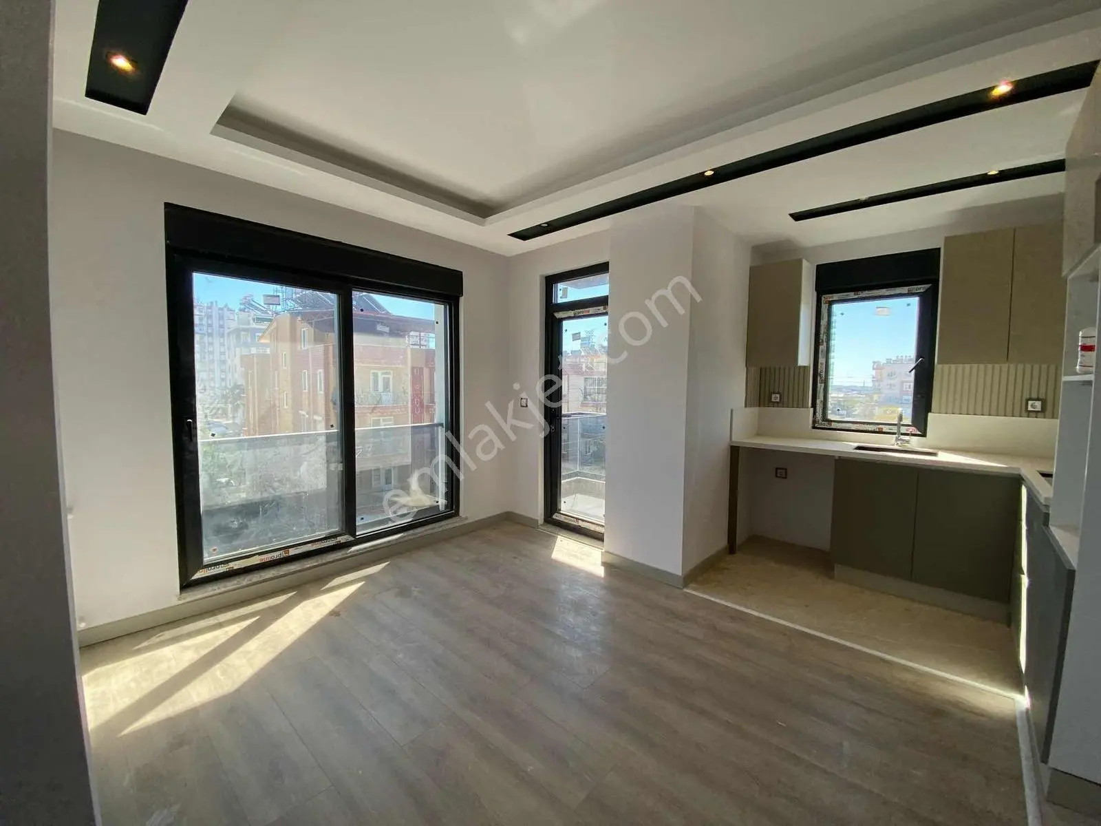 Kiralık Fevzi Çakmak Ultra Lüks 1+1 Katta Havuzlu Daire