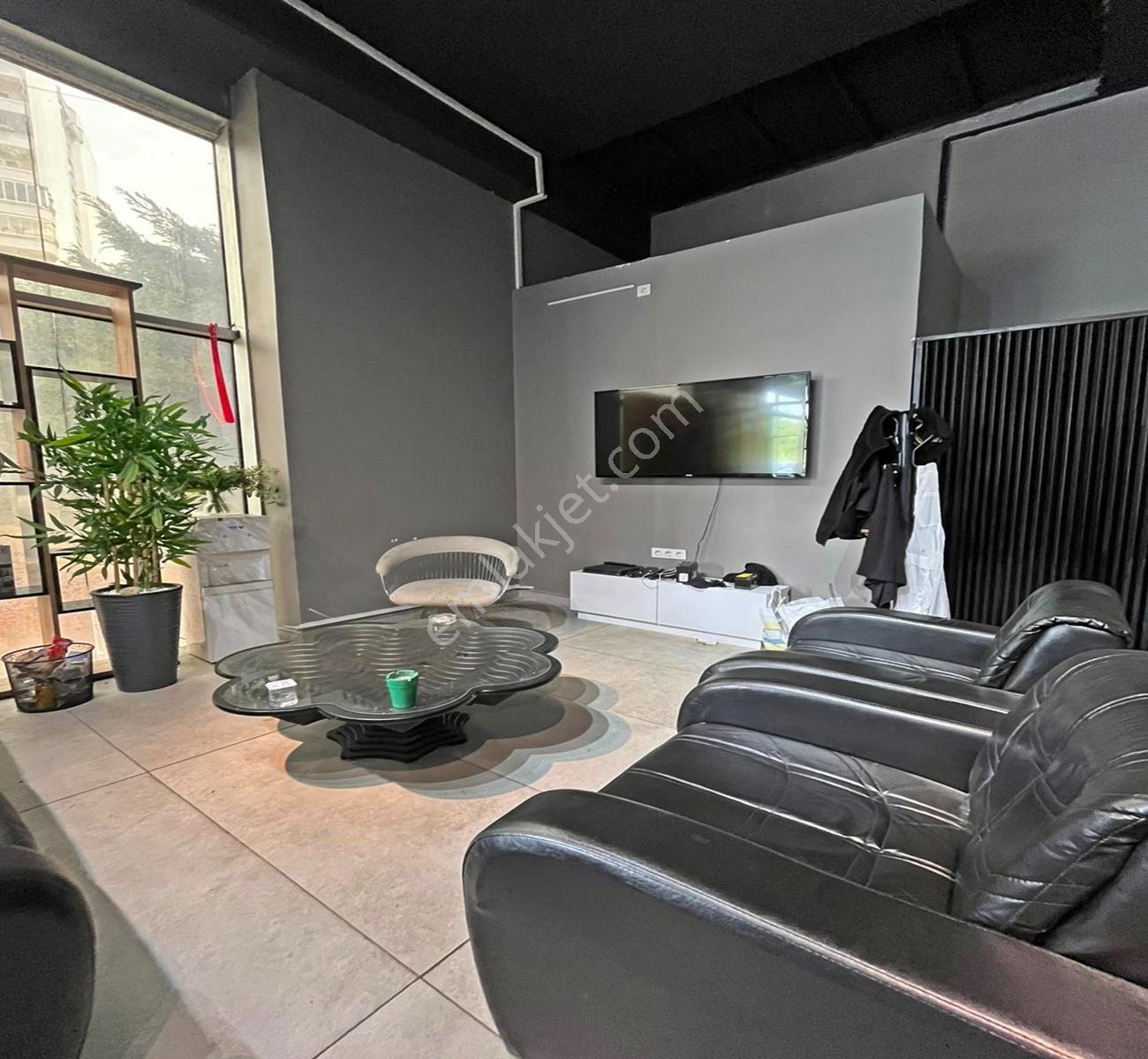 Hazır Müşterisi İle İşlek Bölgede Devren Kiralık Kurulu Dükkan!! - Görsel 6