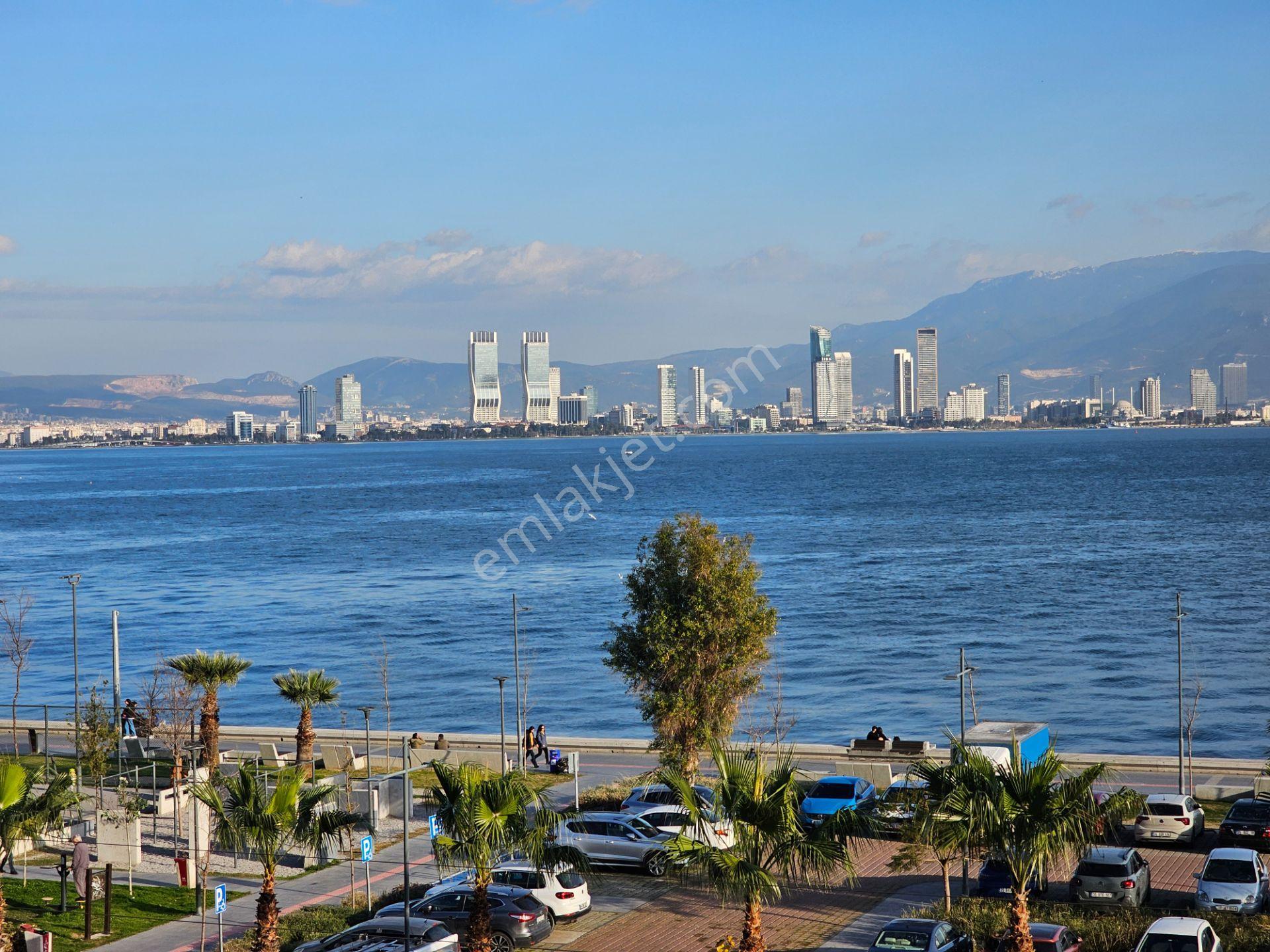 Yalı Bulvarı'nda Deniz Manzaralı Tadilatlı 3+1 Kiralık Daire