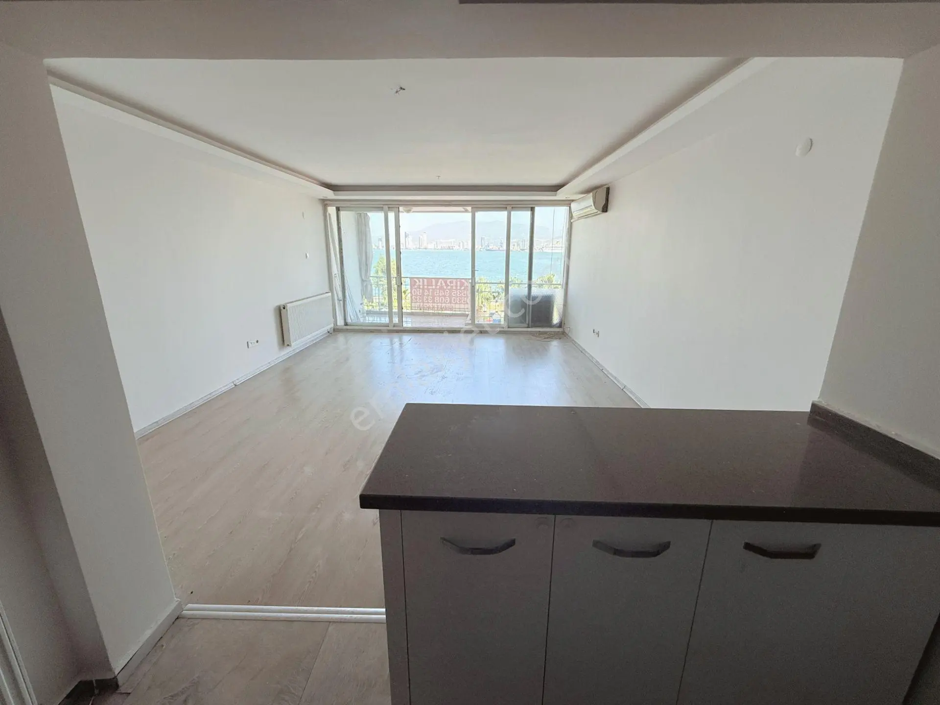 Yalı Bulvarı'nda Deniz Manzaralı Tadilatlı 3+1 Kiralık Daire - Görsel 6