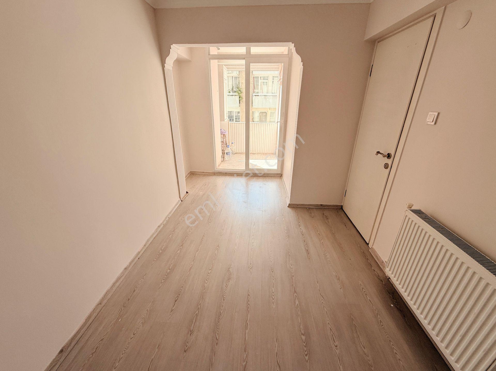 Yalı Bulvarı'nda Deniz Manzaralı Tadilatlı 3+1 Kiralık Daire - Görsel 15