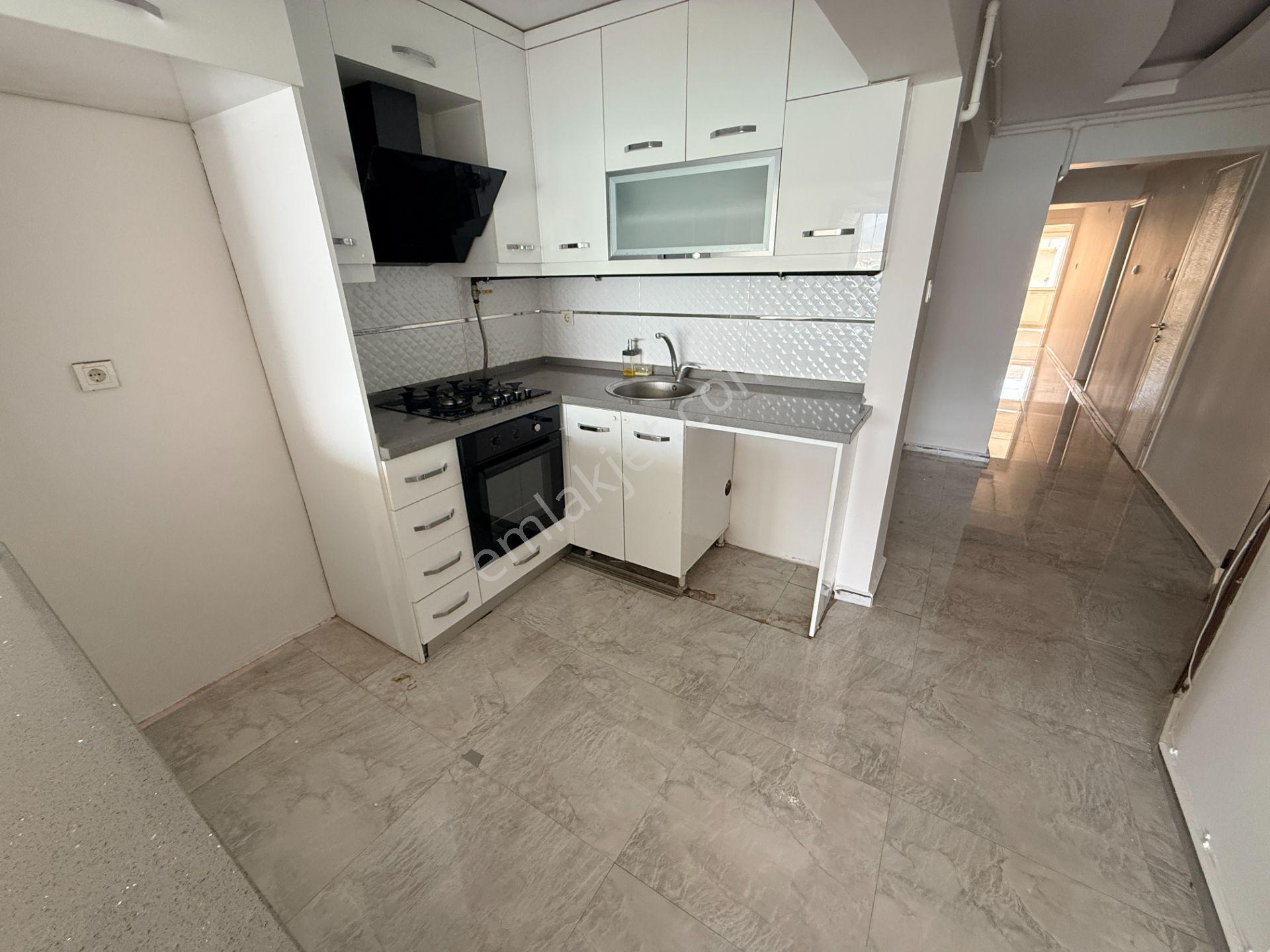 Yalı Bulvarı'nda Deniz Manzaralı Tadilatlı 3+1 Kiralık Daire - Görsel 9
