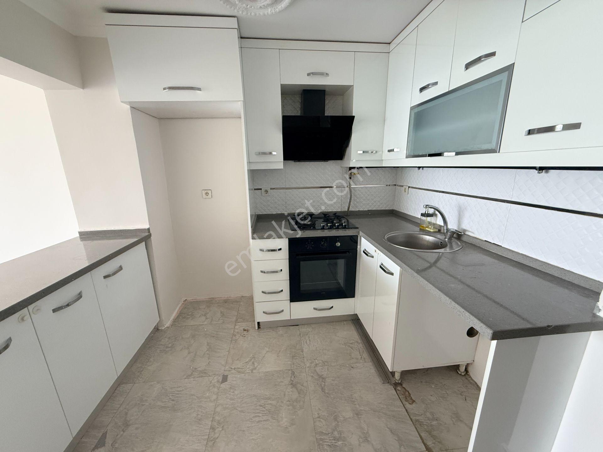 Yalı Bulvarı'nda Deniz Manzaralı Tadilatlı 3+1 Kiralık Daire - Görsel 10