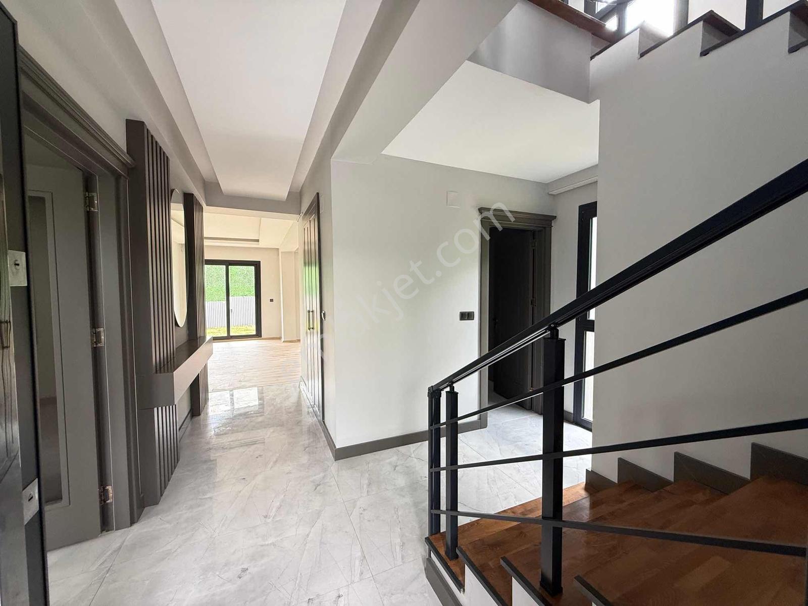 Sıfır Stadyum Civ Bağımsız Kış Bahçeli Lüks Villamız - Görsel 28