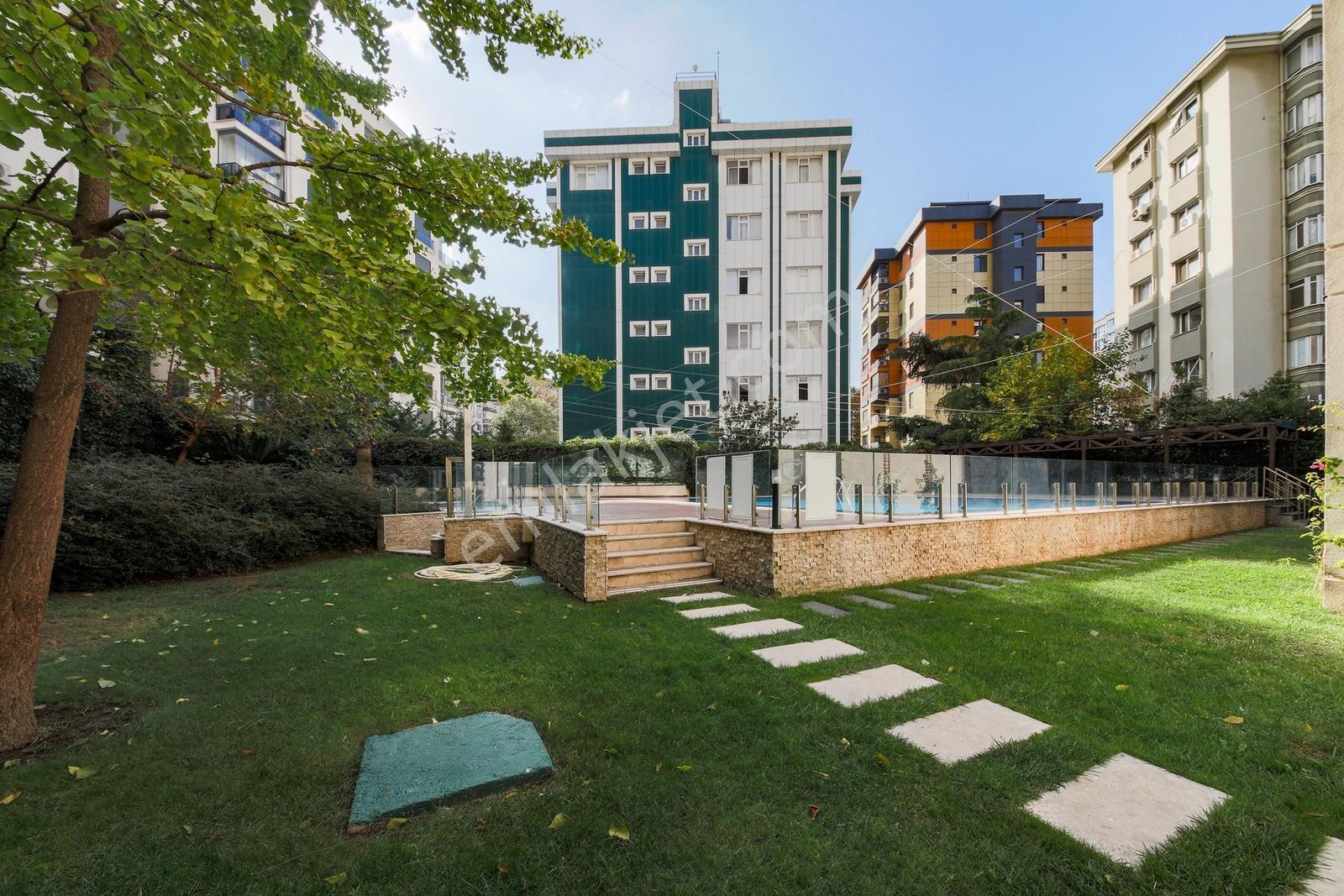 Suadiye'de Kapanmaz Deniz Manzara Residence Havuzlu Güvenlikli - Görsel 28