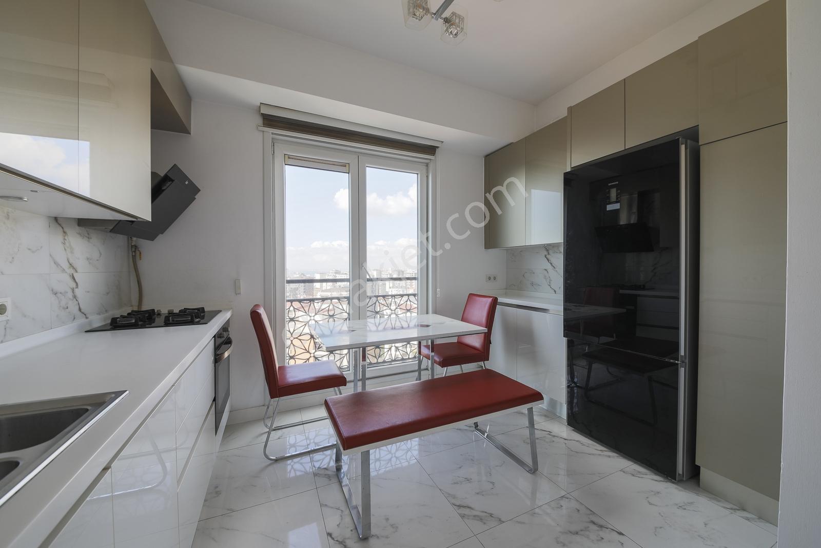 Suadiye'de Kapanmaz Deniz Manzara Residence Havuzlu Güvenlikli - Görsel 19