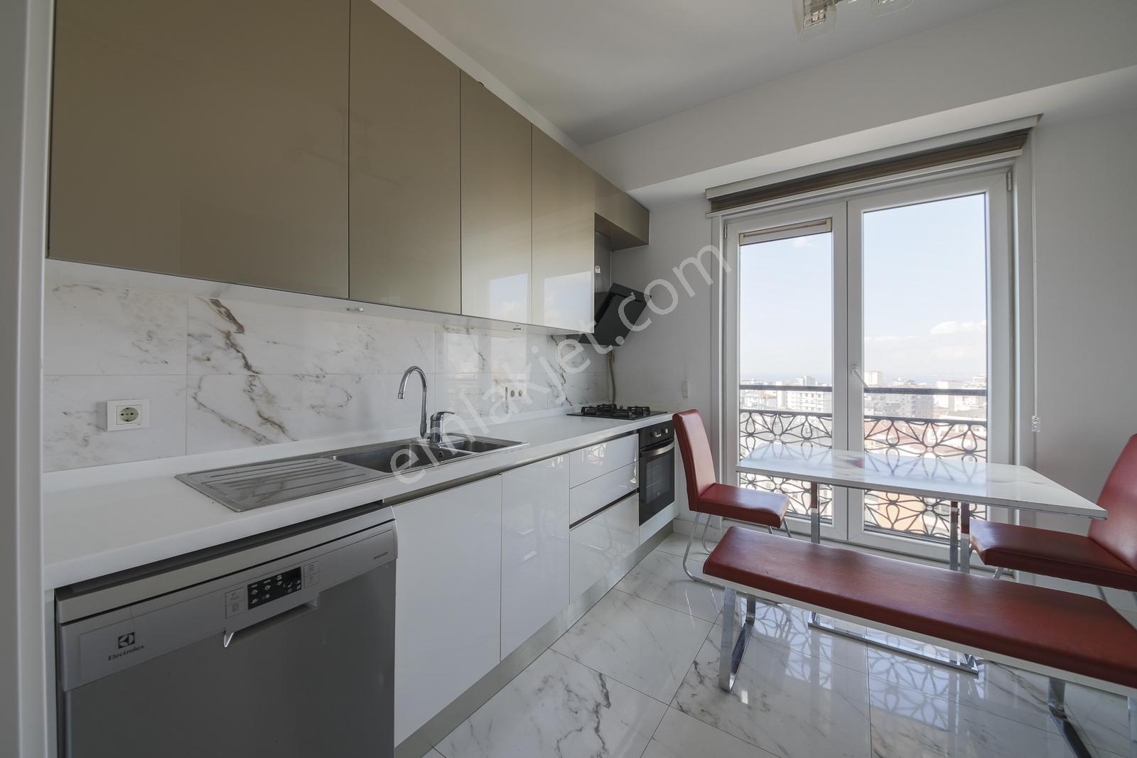 Suadiye'de Kapanmaz Deniz Manzara Residence Havuzlu Güvenlikli - Görsel 13