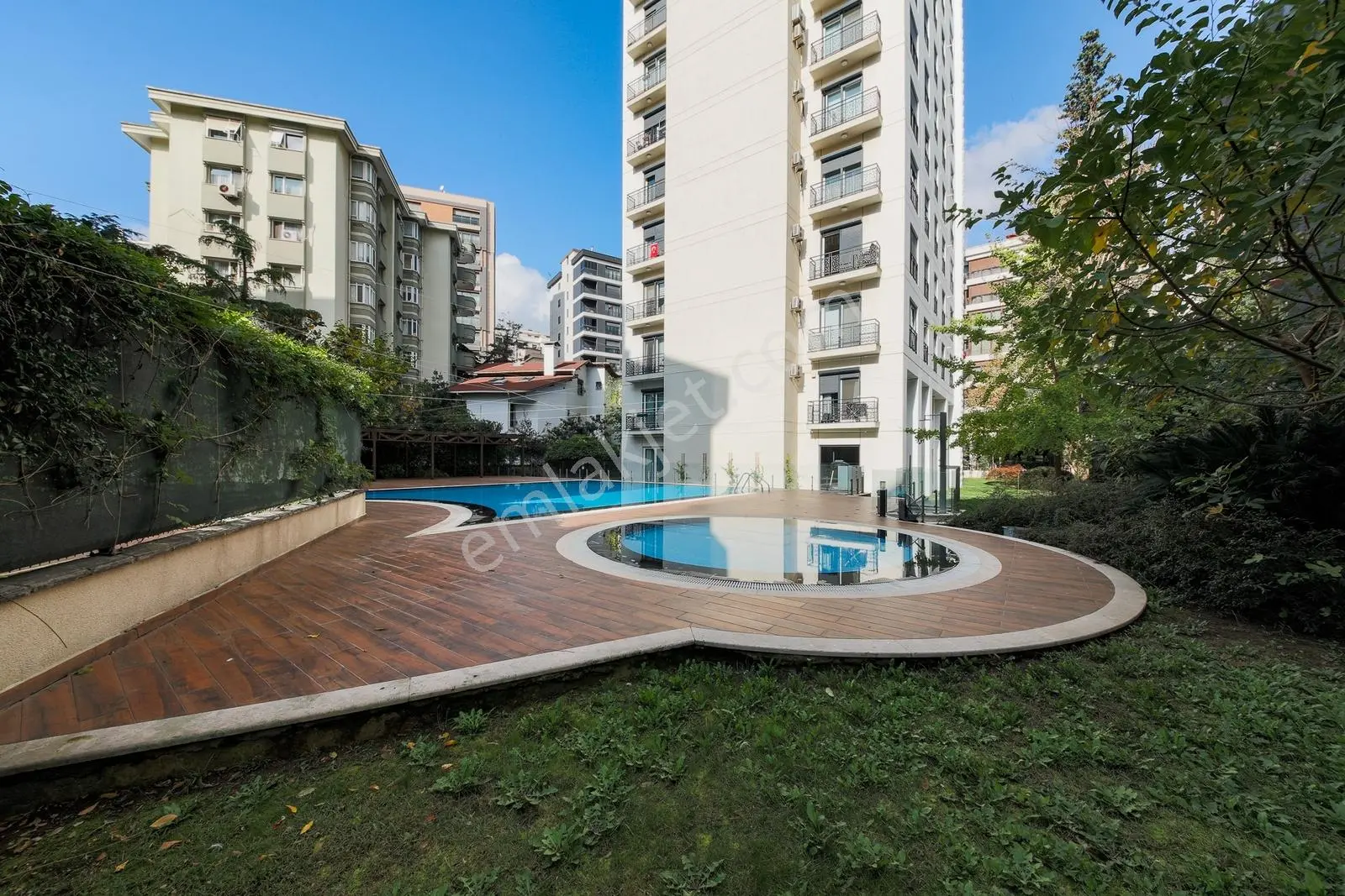 Suadiye'de Kapanmaz Deniz Manzara Residence Havuzlu Güvenlikli - Görsel 2