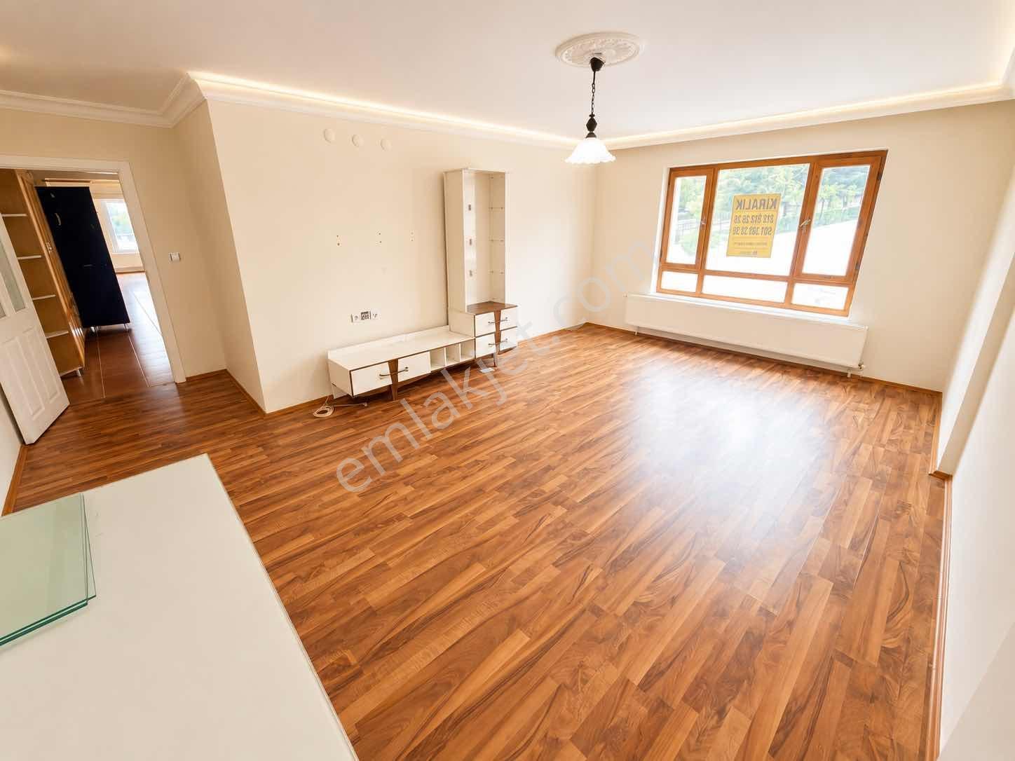 Teras Balkonlu Ön Cephe Cadde Yakını Daire Arayanlara