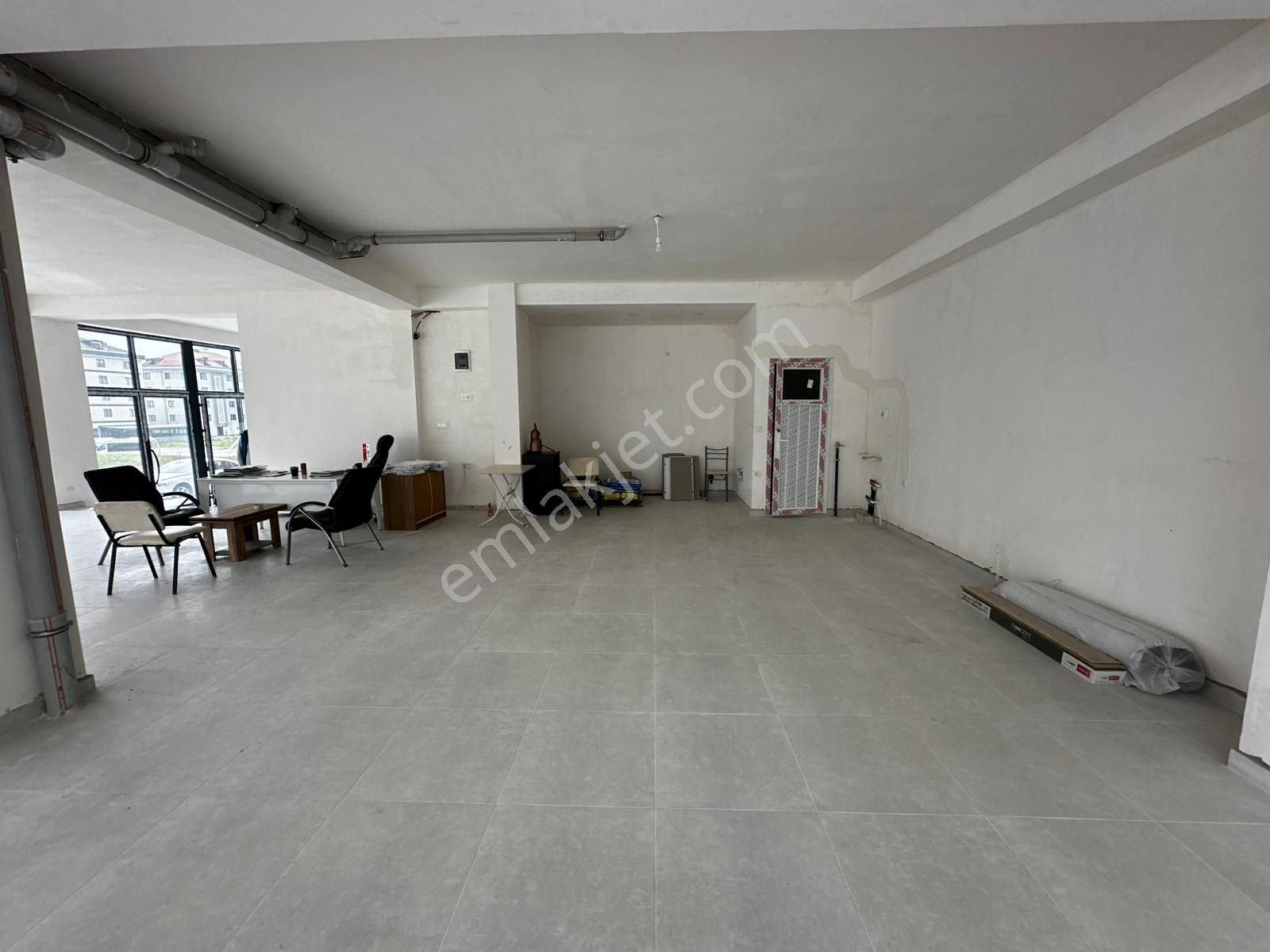 Beylikdüzü Kavaklıda Ana Caddeye Cepheli 300 M2 Kiralık Dükkan Mağaza - Görsel 28