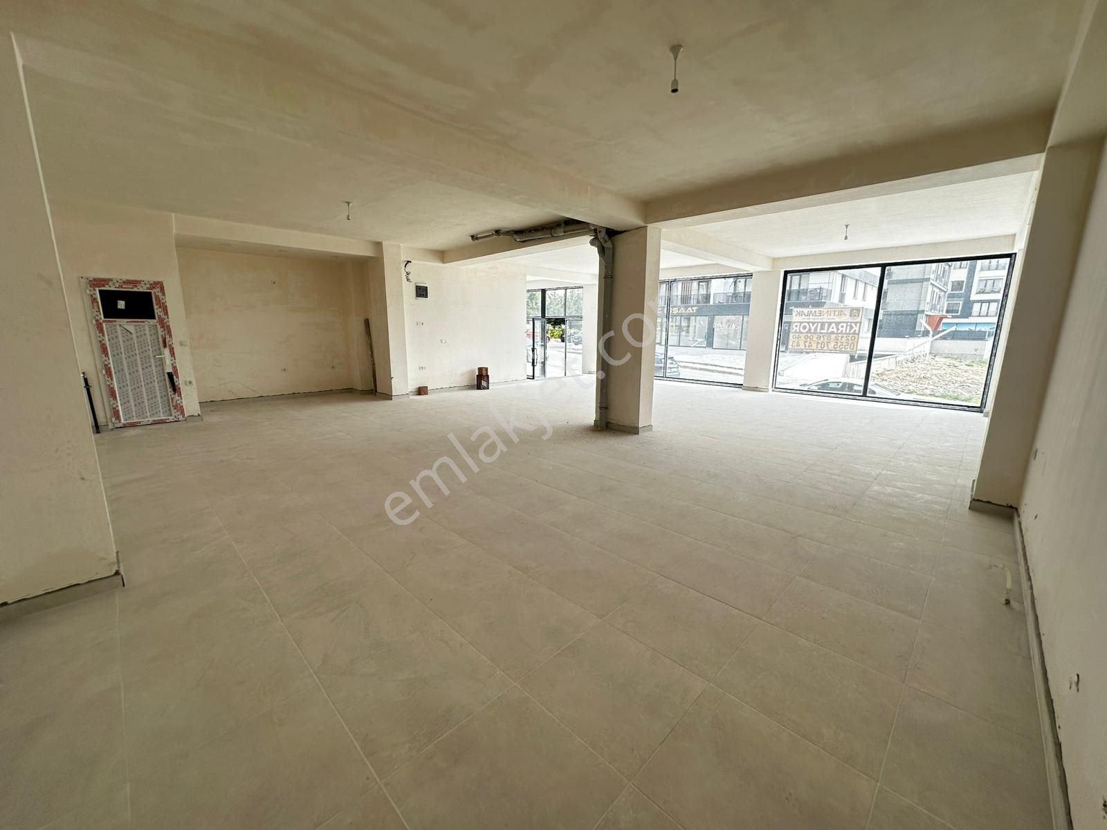 Beylikdüzü Kavaklıda Ana Caddeye Cepheli 300 M2 Kiralık Dükkan Mağaza - Görsel 21