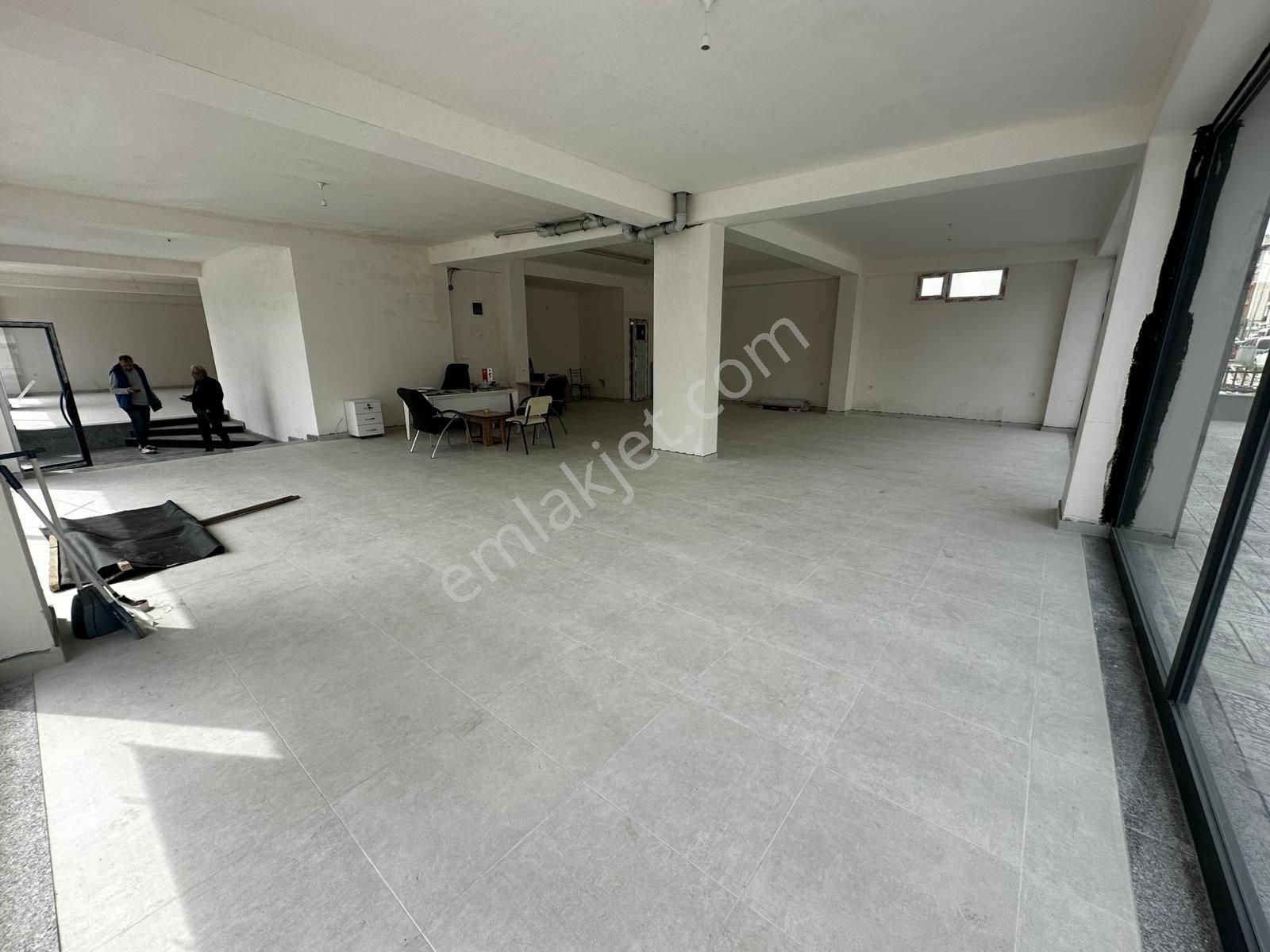 Beylikdüzü Kavaklıda Ana Caddeye Cepheli 300 M2 Kiralık Dükkan Mağaza - Görsel 25