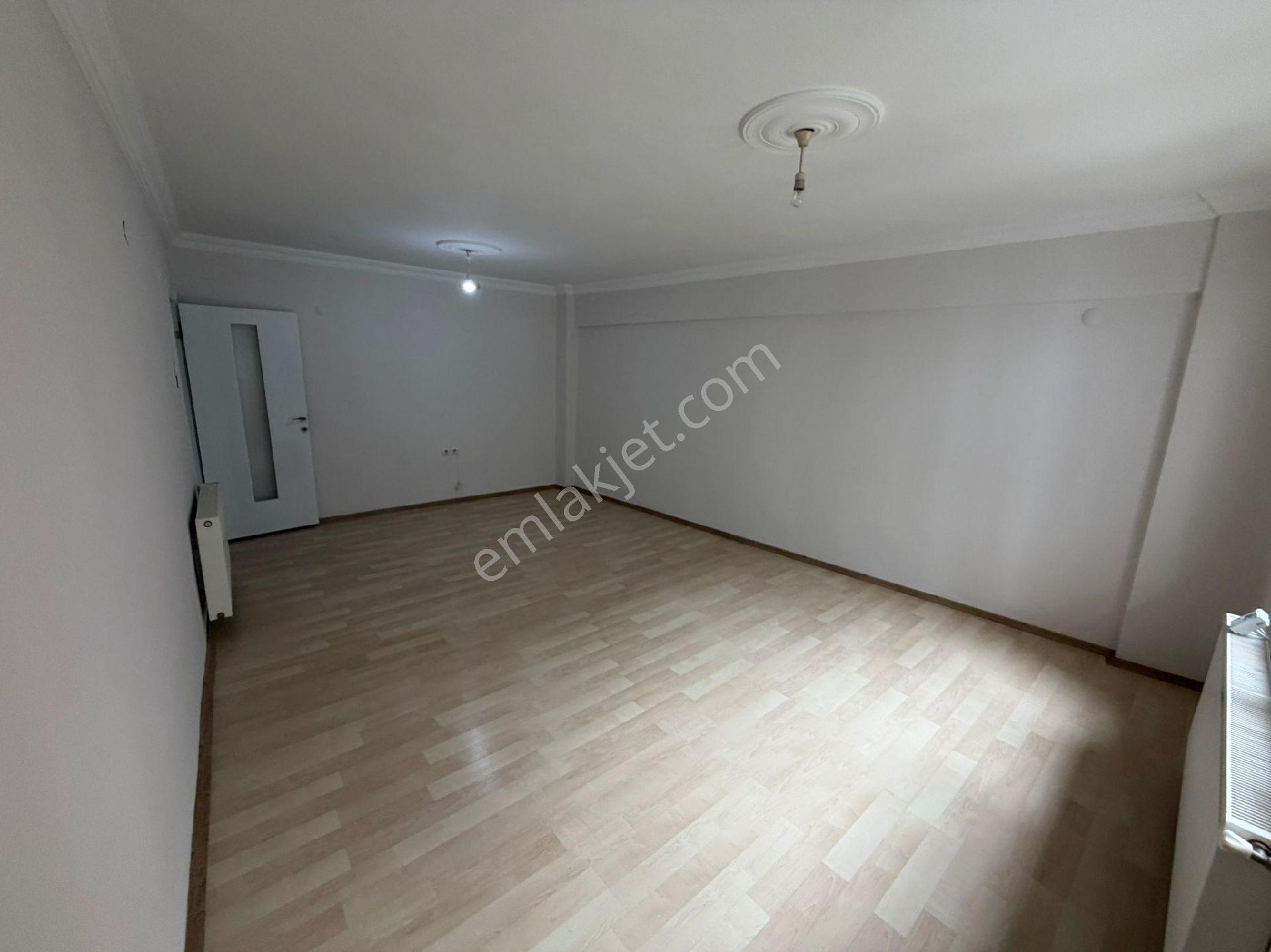 Nazilli Altıntaş'ta, Çarşı Merkezinde, Doğalgazlı Ve Geniş 140m² Kiralık 4+1 Daire - Görsel 15