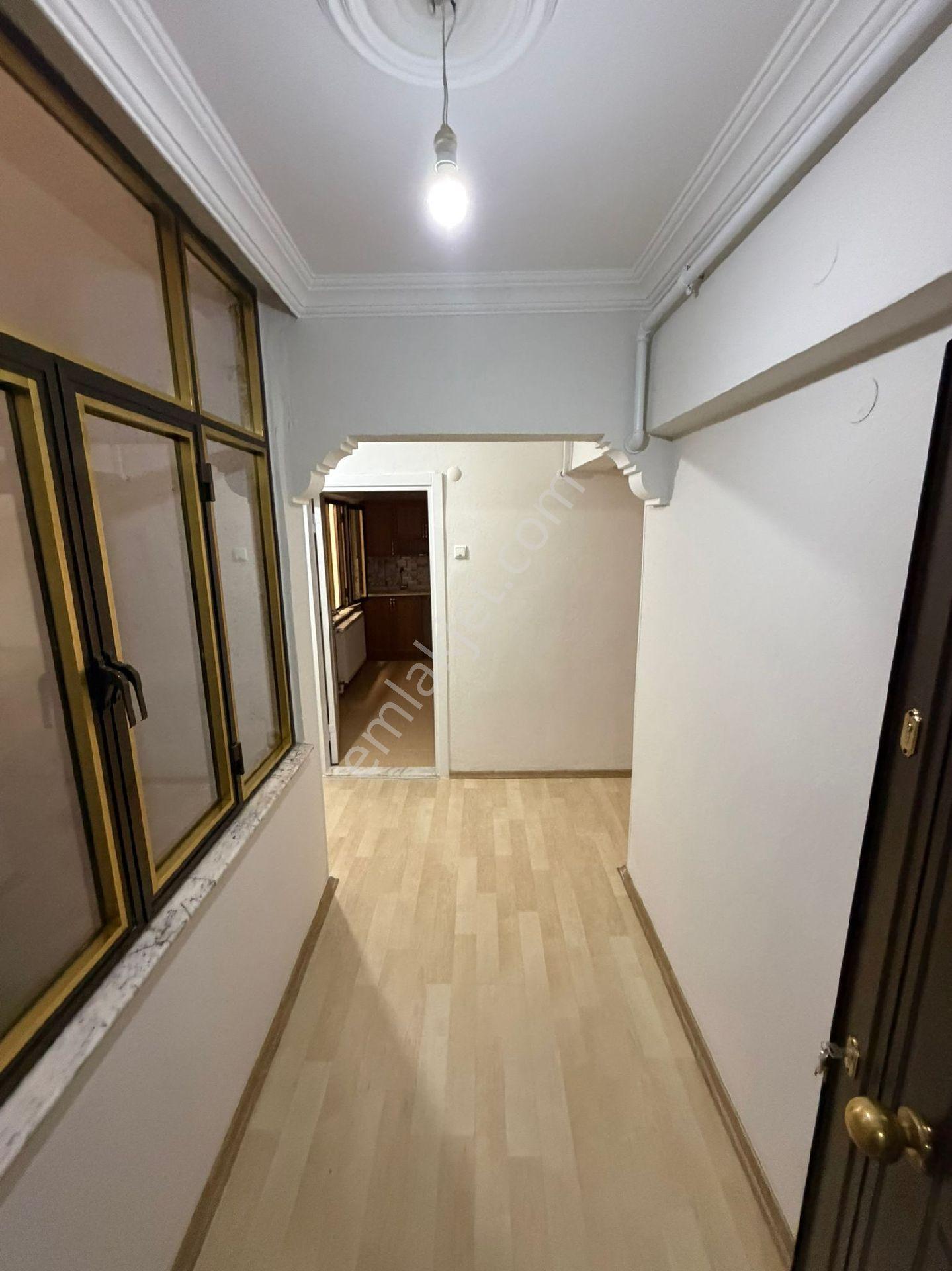 Nazilli Altıntaş'ta, Çarşı Merkezinde, Doğalgazlı Ve Geniş 140m² Kiralık 4+1 Daire - Görsel 3