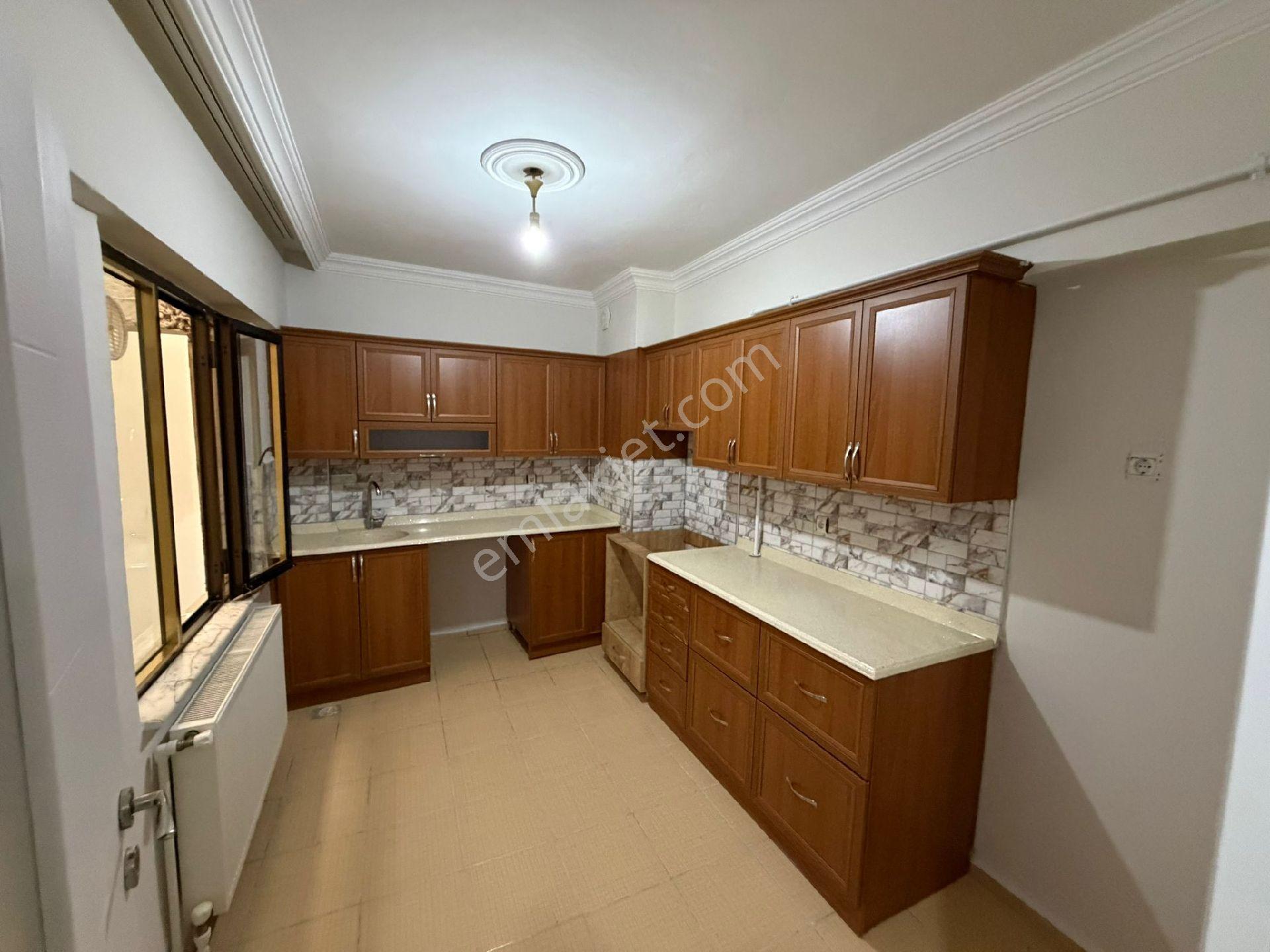 Nazilli Altıntaş'ta, Çarşı Merkezinde, Doğalgazlı Ve Geniş 140m² Kiralık 4+1 Daire - Görsel 6