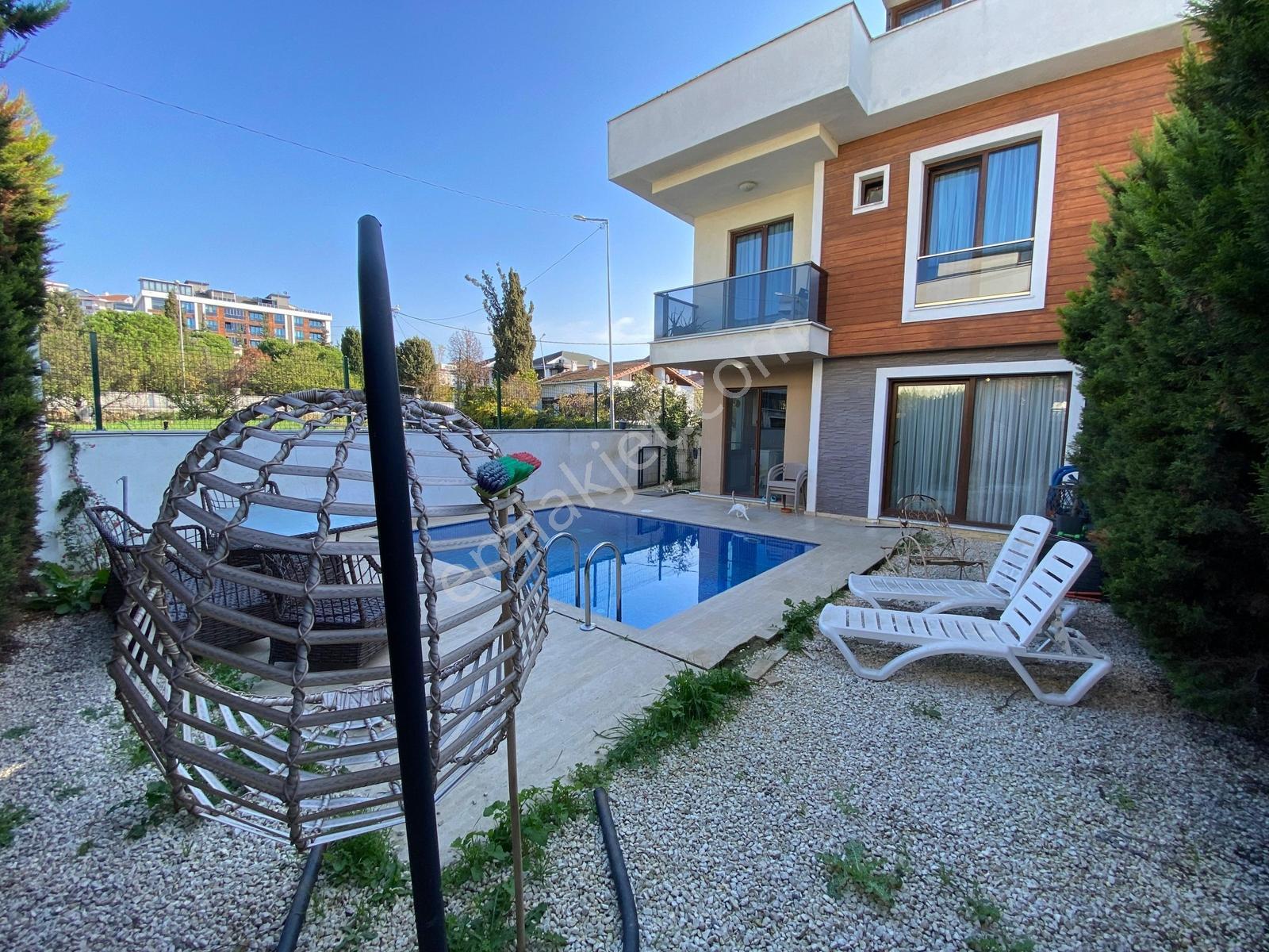 Büyükçekmece Güzelce Sinanoba 4+1 Fırsat Havuzlu Satılık Villa - Görsel 21