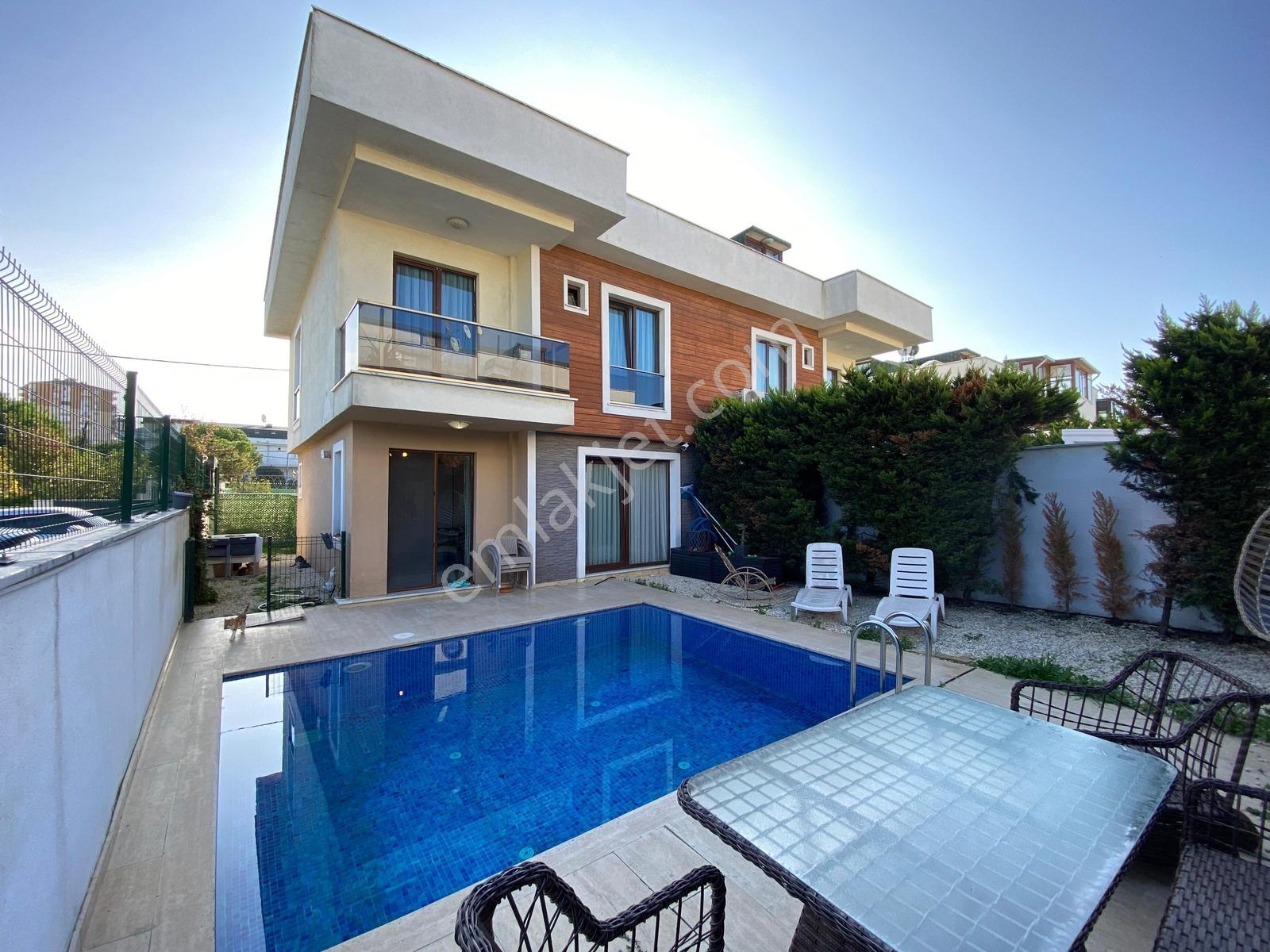 Büyükçekmece Güzelce Sinanoba 4+1 Fırsat Havuzlu Satılık Villa - Görsel 12