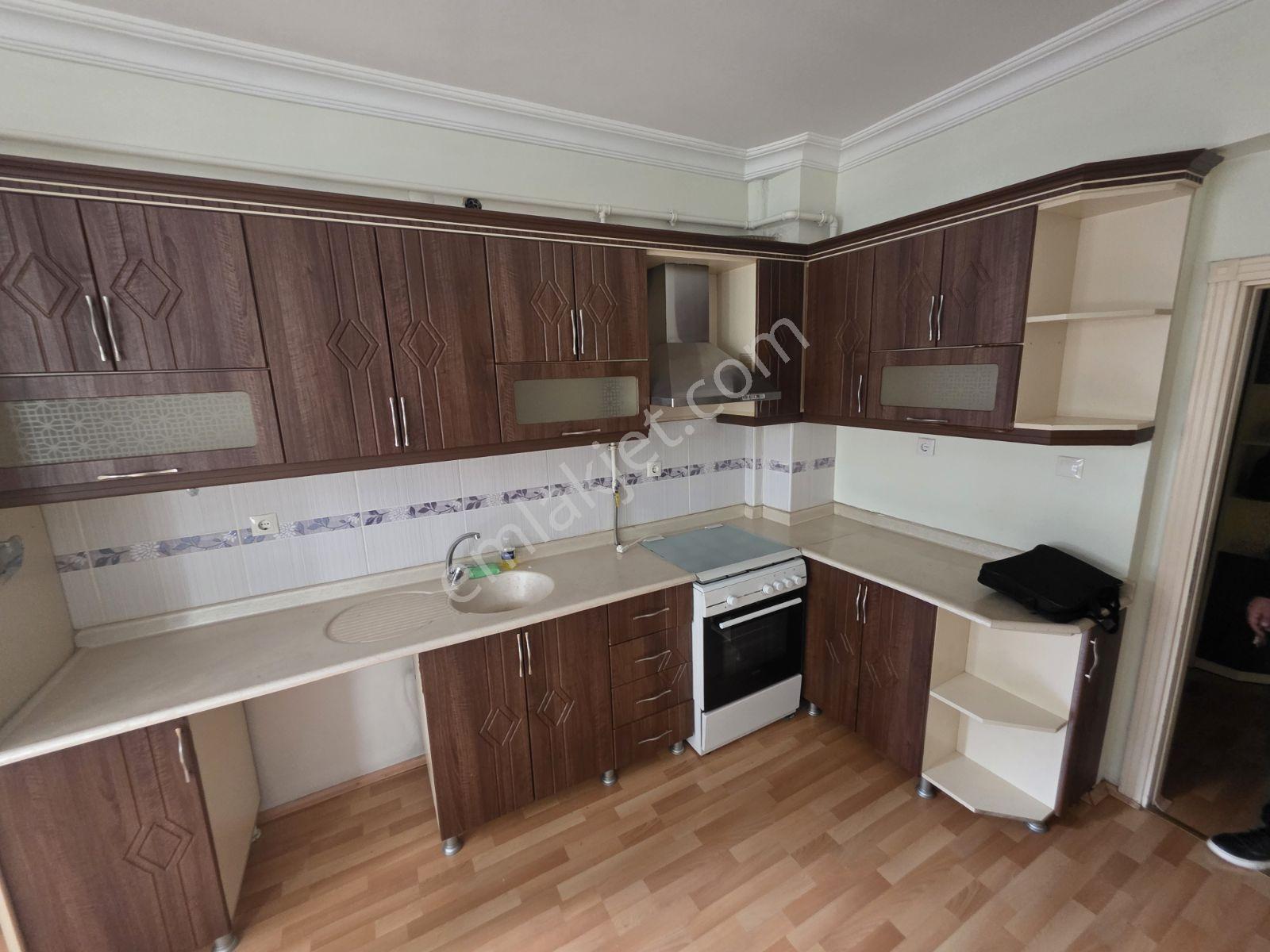 Emlak Dünyası Gym'den Çaykara Cad Kiralık 3+1 Daire - Görsel 12