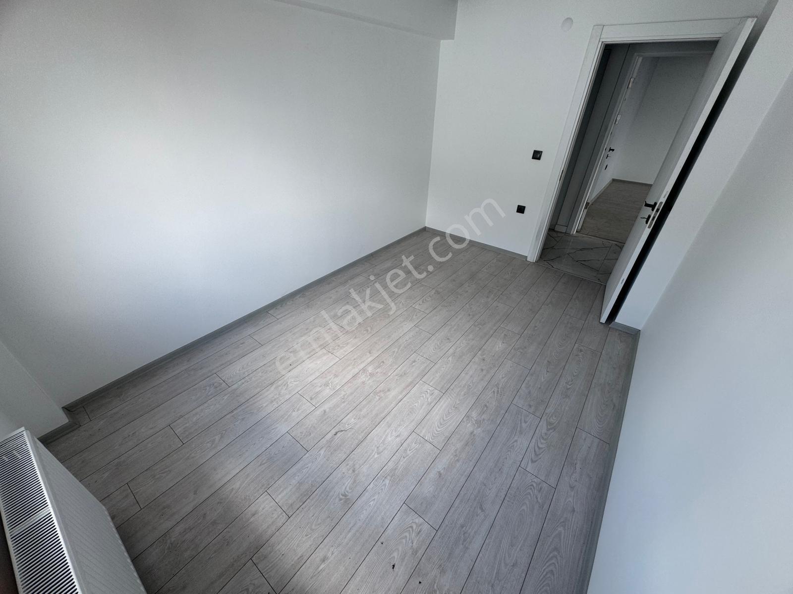 Arasta Avm Yanı 3+1 135m2 Asansörlü G.odalı E. Banyo Kilerli - Görsel 11