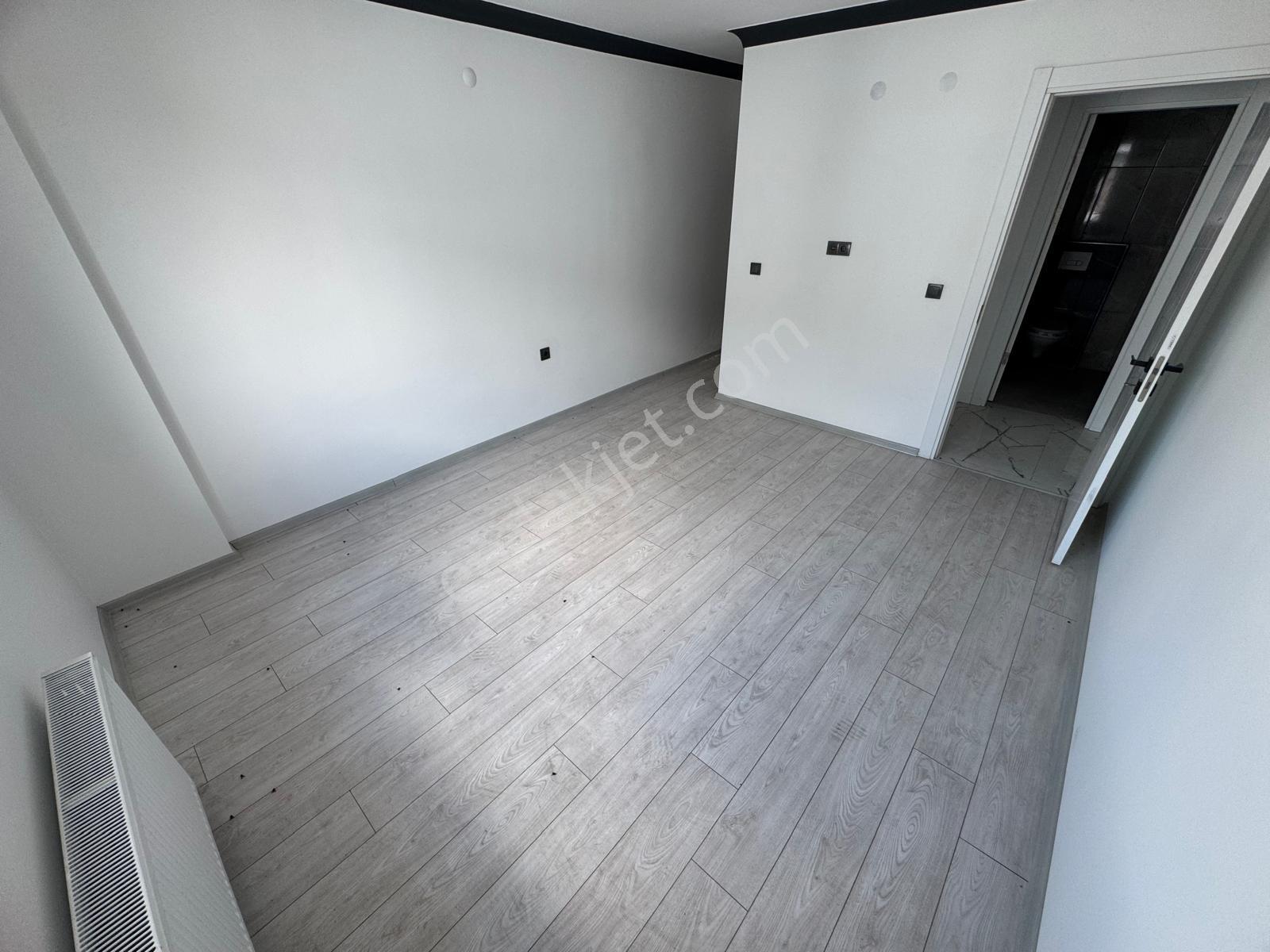 Arasta Avm Yanı 3+1 135m2 Asansörlü G.odalı E. Banyo Kilerli - Görsel 20