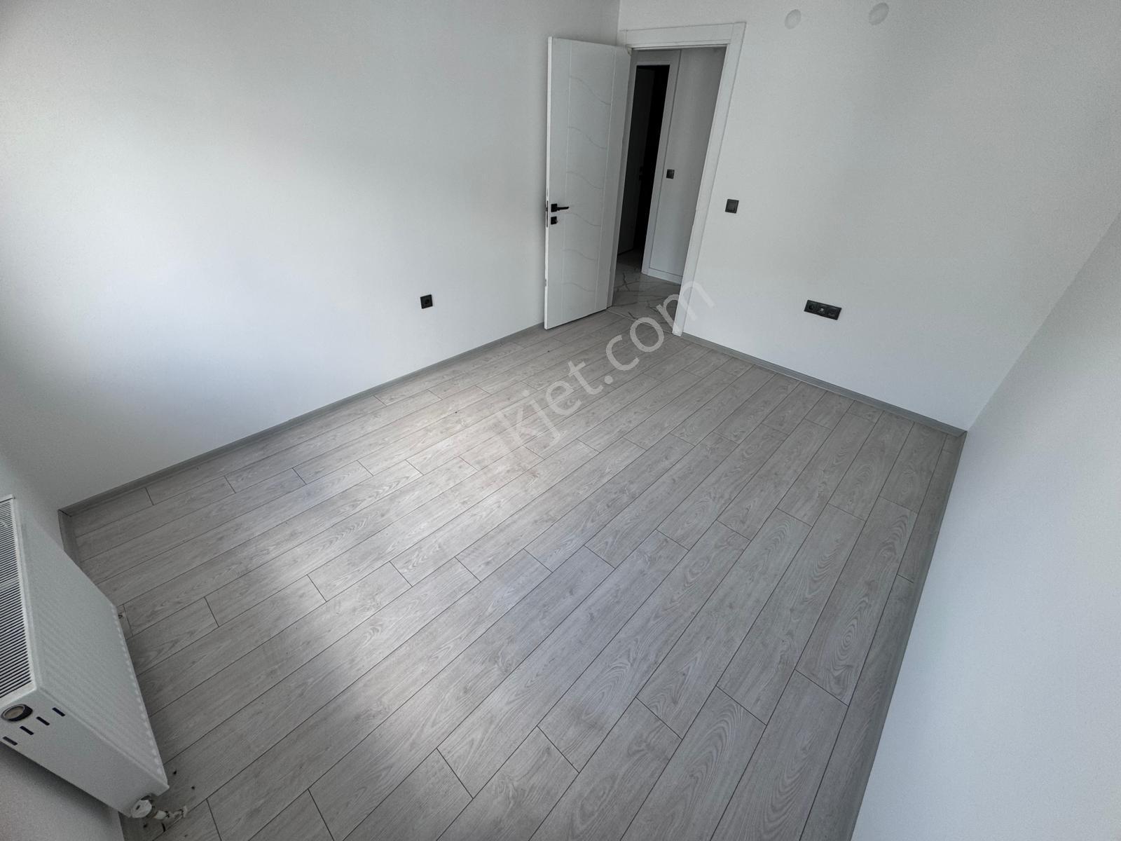 Arasta Avm Yanı 3+1 135m2 Asansörlü G.odalı E. Banyo Kilerli - Görsel 19