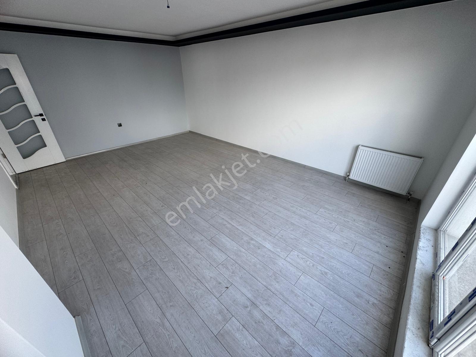 Arasta Avm Yanı 3+1 135m2 Asansörlü G.odalı E. Banyo Kilerli - Görsel 5