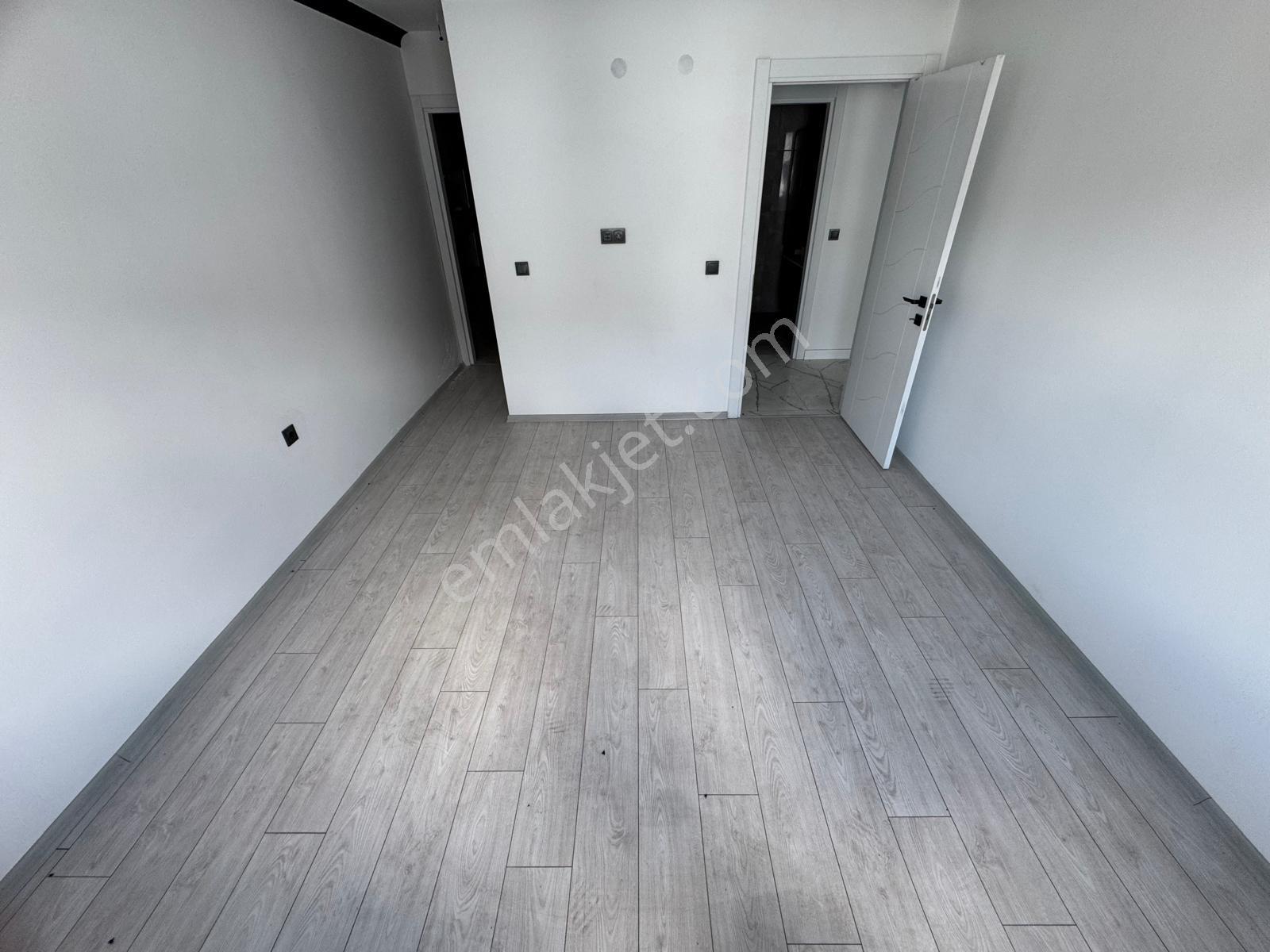 Arasta Avm Yanı 3+1 135m2 Asansörlü G.odalı E. Banyo Kilerli - Görsel 15