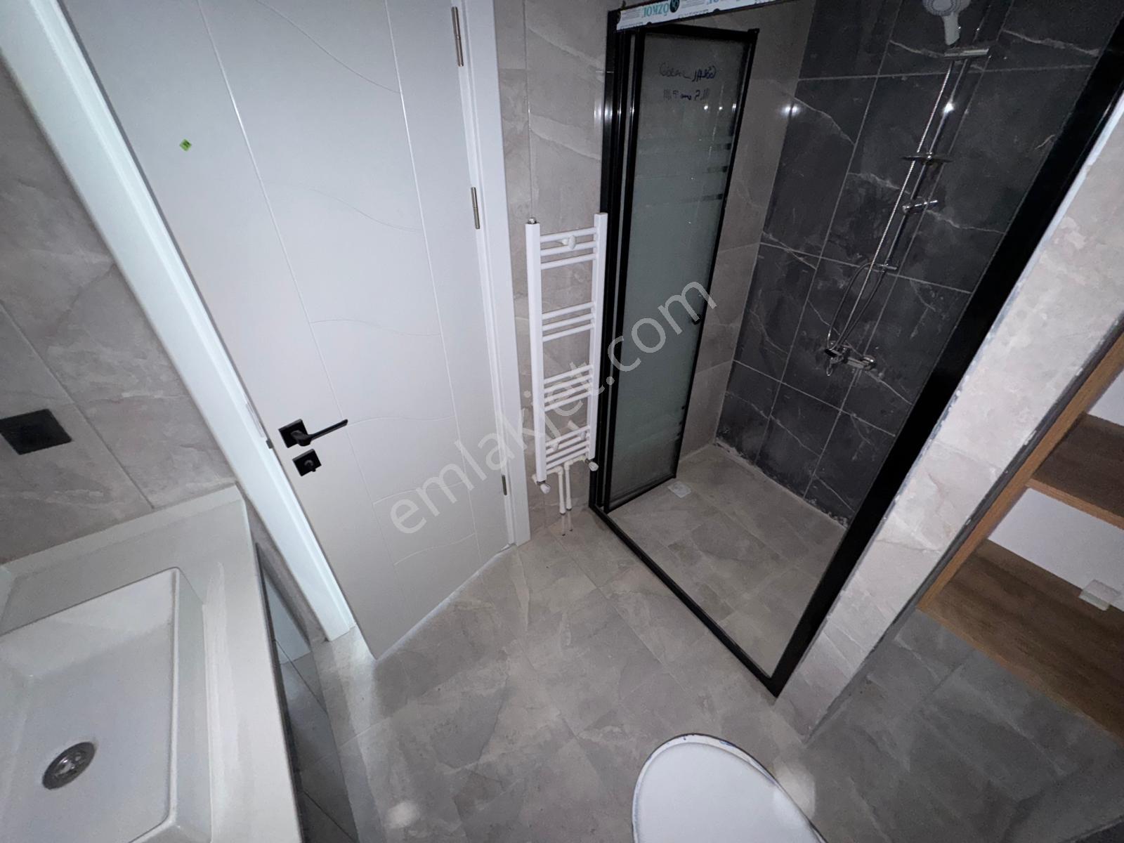 Arasta Avm Yanı 3+1 135m2 Asansörlü G.odalı E. Banyo Kilerli - Görsel 6
