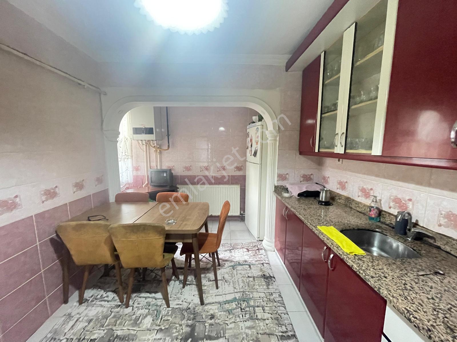Çınarlı Mahallesinde Yatırımlık 2+1 Daire - Görsel 24