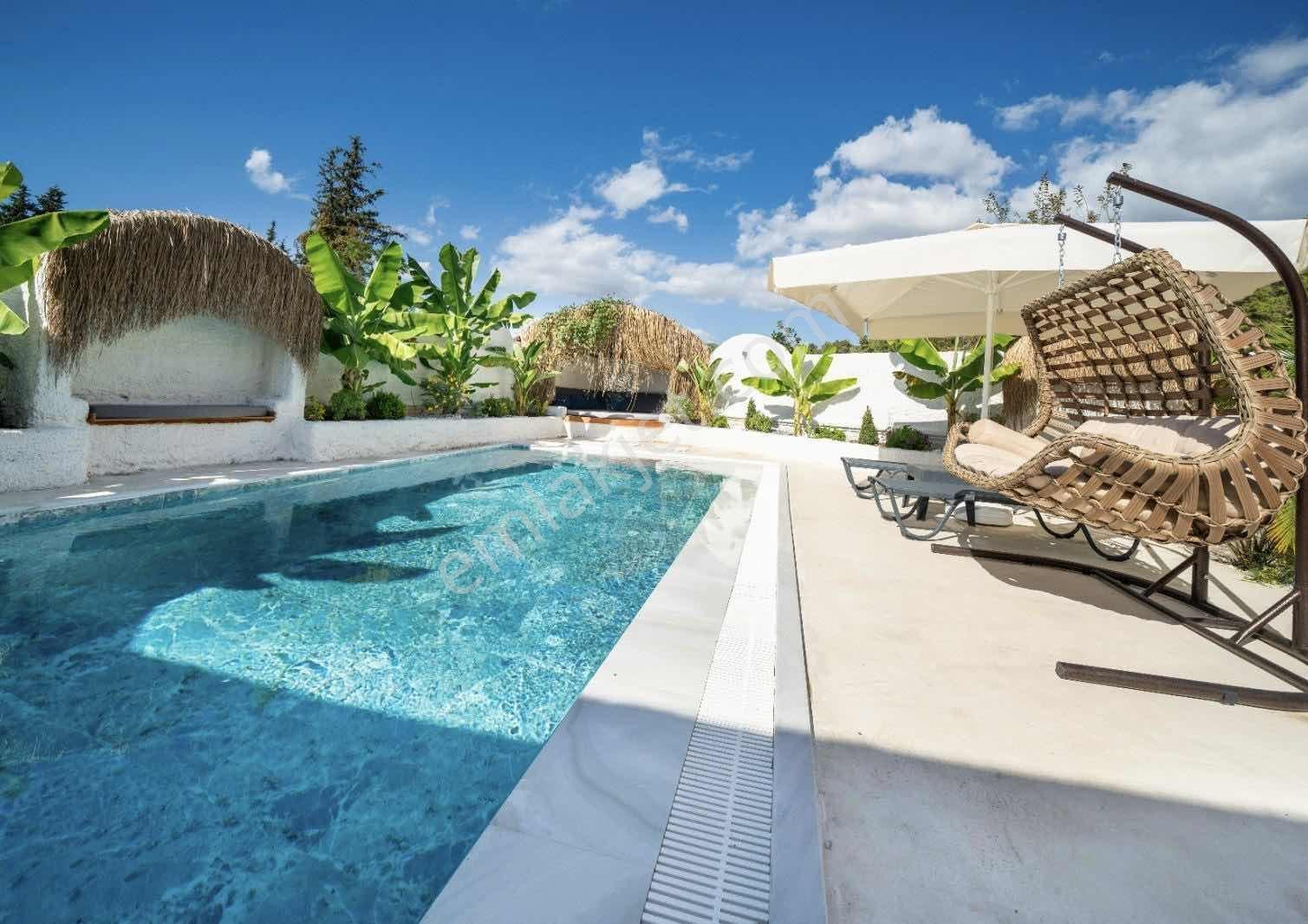 Yanıklar Mahallesinde Farklı Mimarisiyle Eşyalı Kiralık Villa - Görsel 7