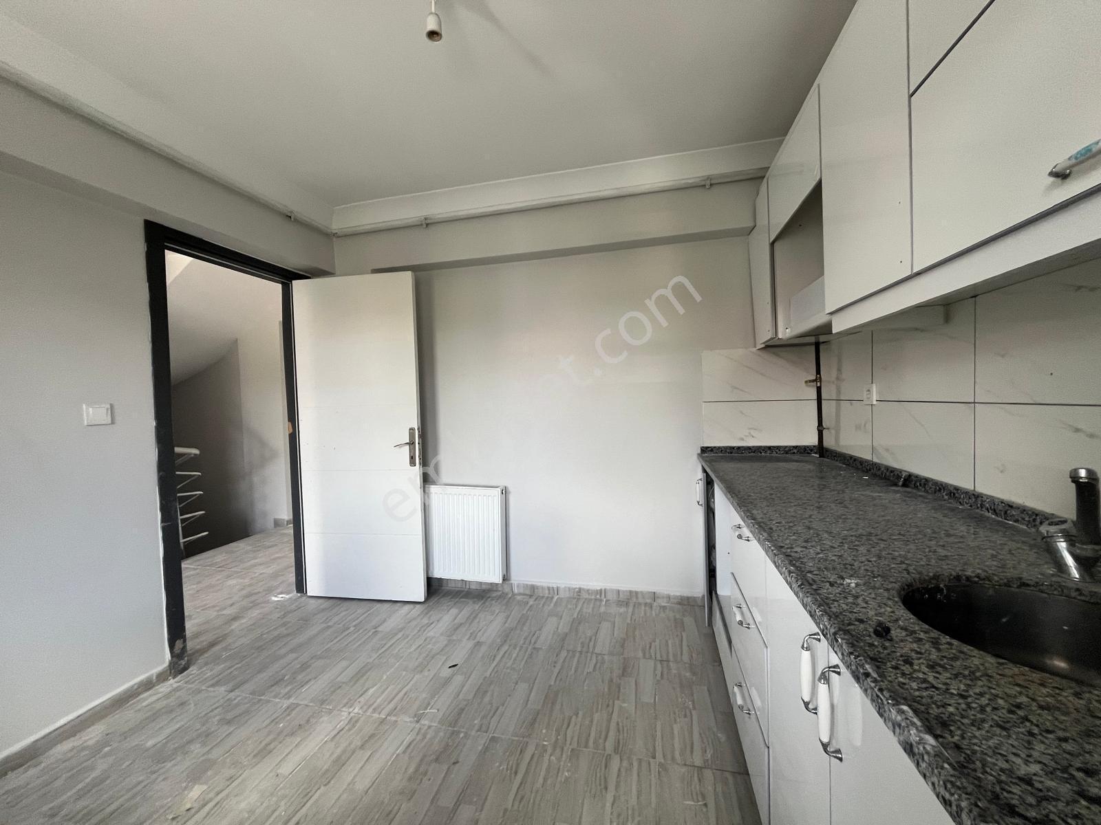 ▄evga▄kıbrısköyü Mahallesi 3 Katlı Bahçeli 5+1 Villa - Görsel 16
