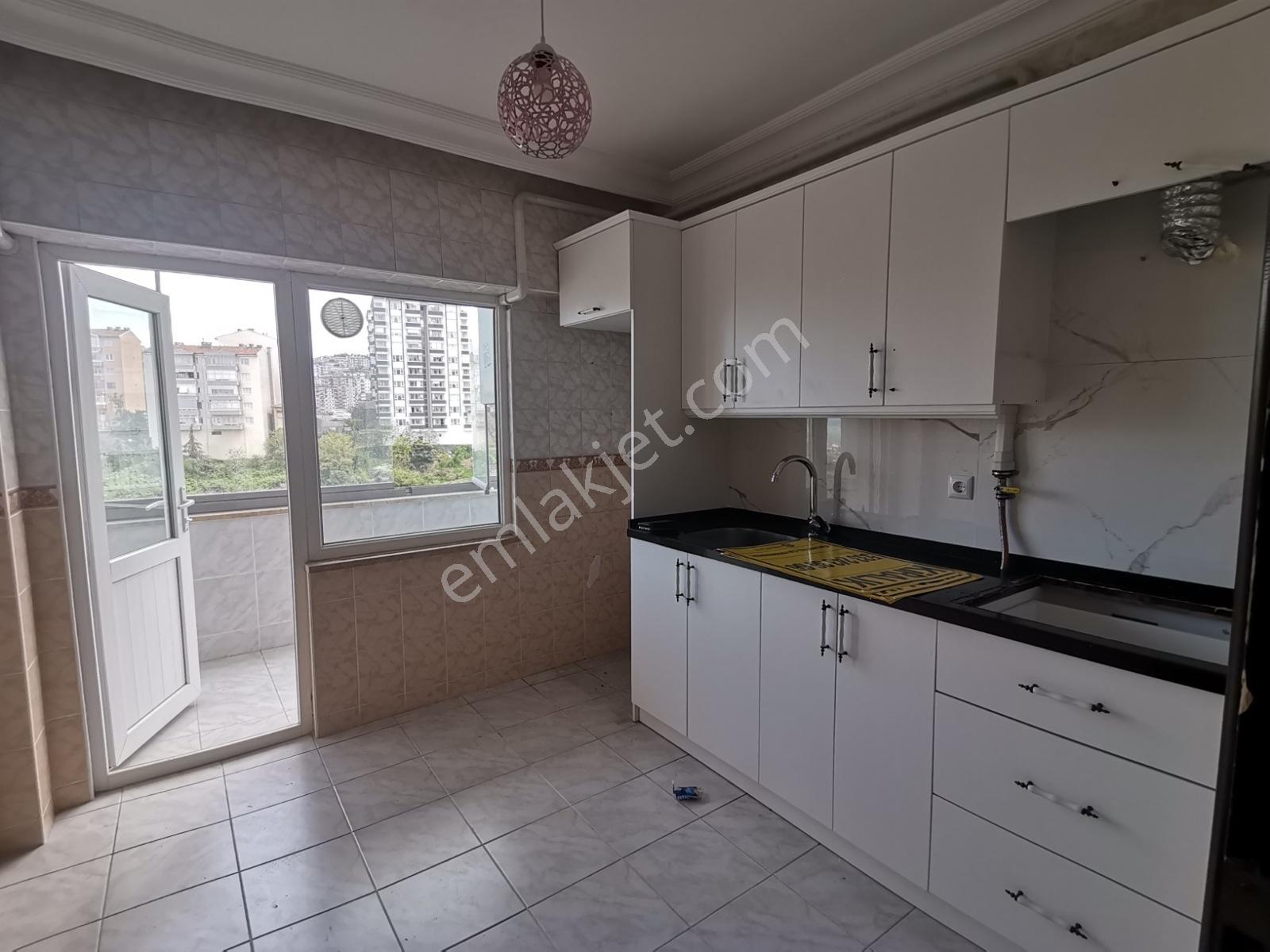 Karşıyaka Mah. Temiz Kiralık Daire 3 +1 Doğalgazlı Asansörlü - Görsel 8