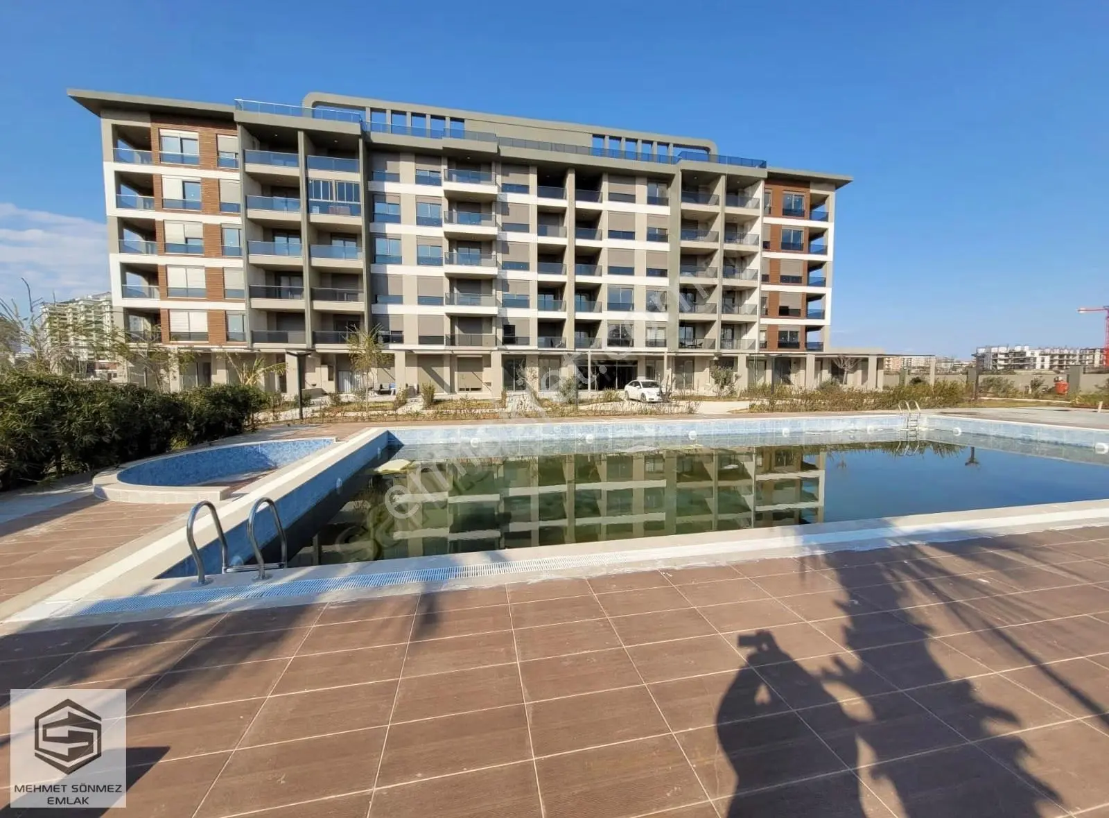Aksu Altıntaş'ta Yola Yakın Site İçerisinde 1+1 Mobilyalı