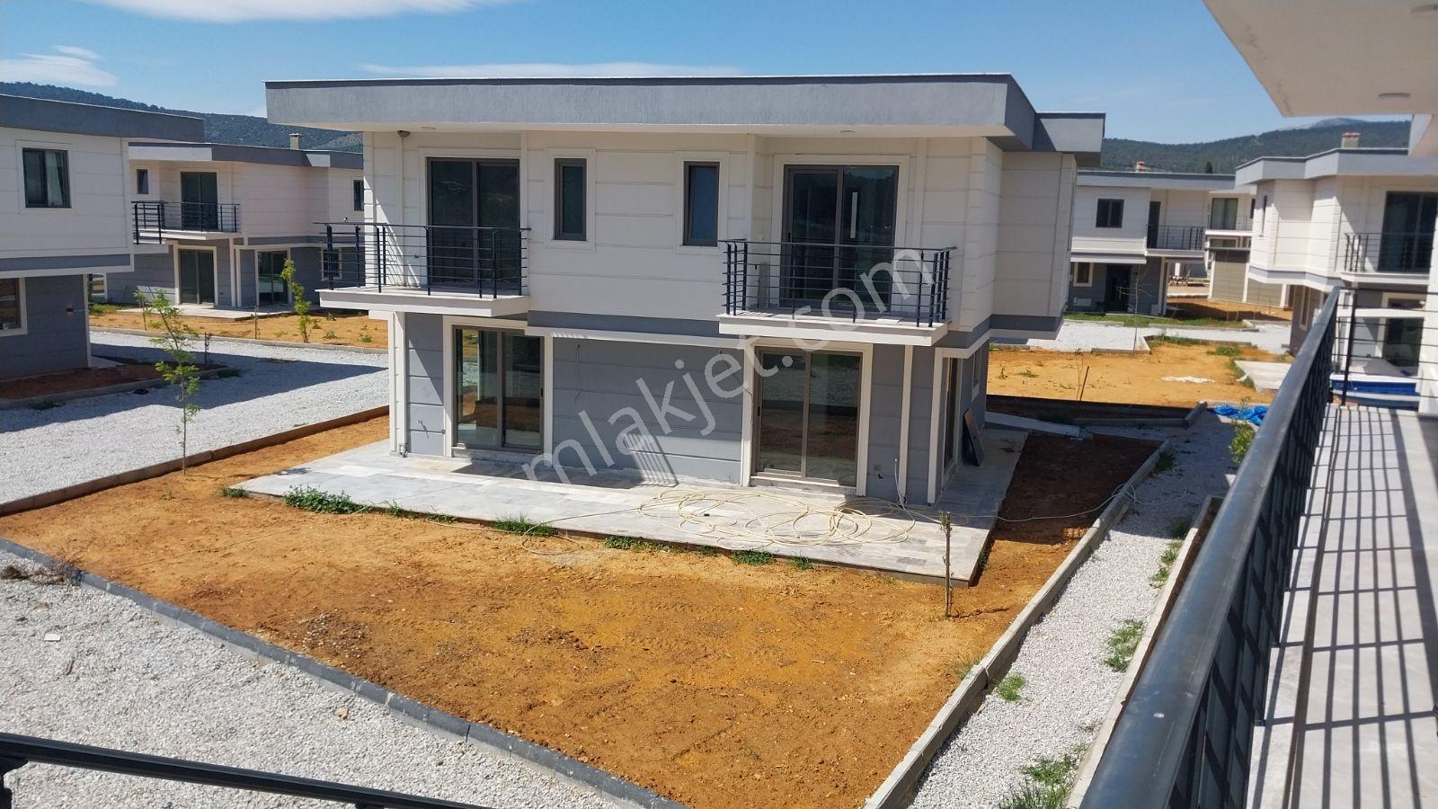 Milas Kazıklı Koyunda Havuzlu Sitede 3+1 Kiralık Villa - Görsel 26
