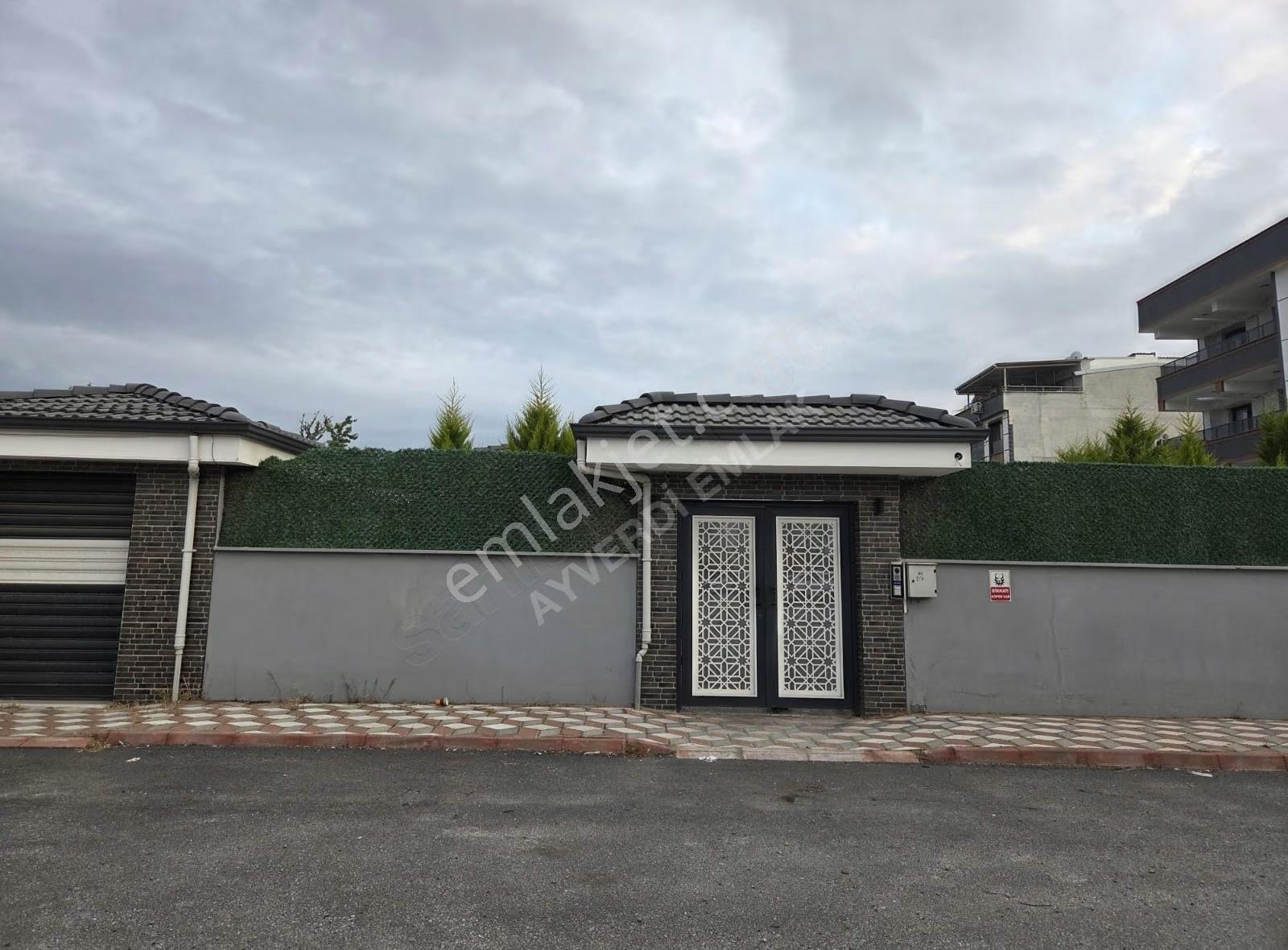 Şehrin Merkezinde Lüks Villa - Görsel 7