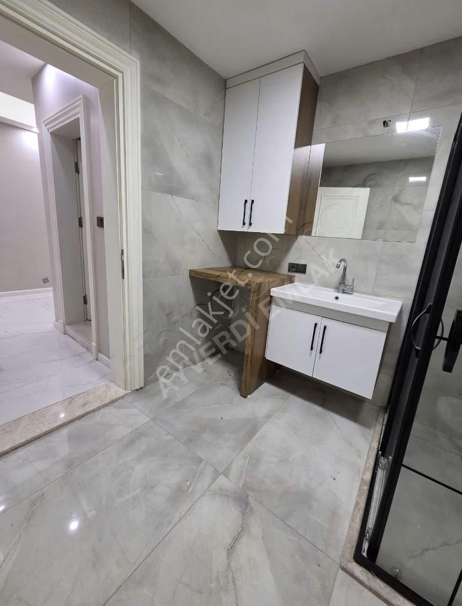 Şehrin Merkezinde Lüks Villa - Görsel 4