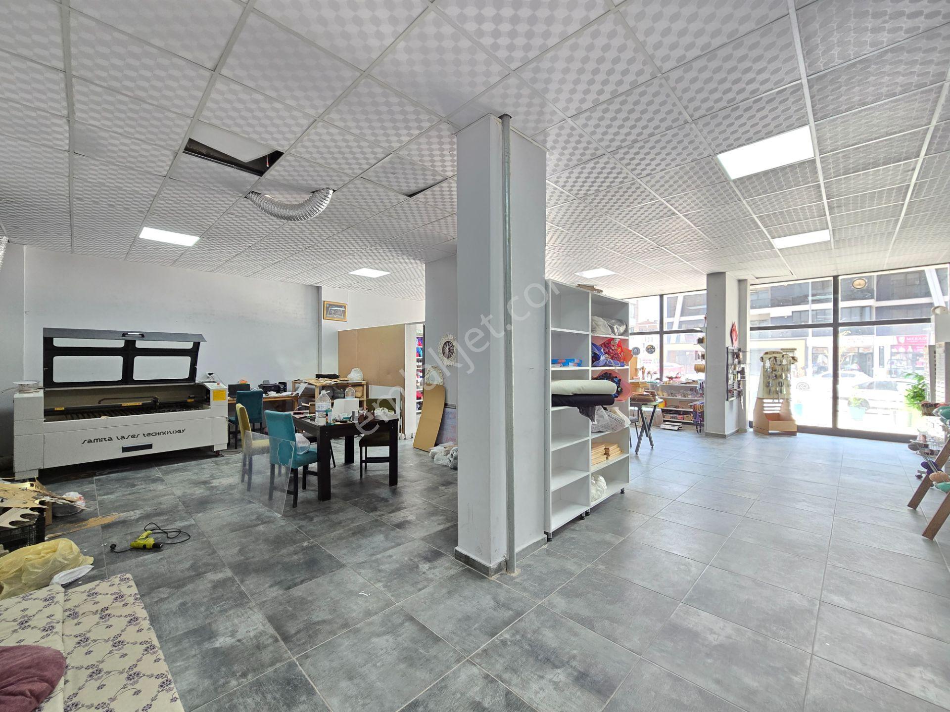 İşyapar'dan Küçük Kumköprü Cadd. Cepheli 142 M² Fırın Ruhsatlı Kiracılı Yatırımlık Dükkan - Görsel 8