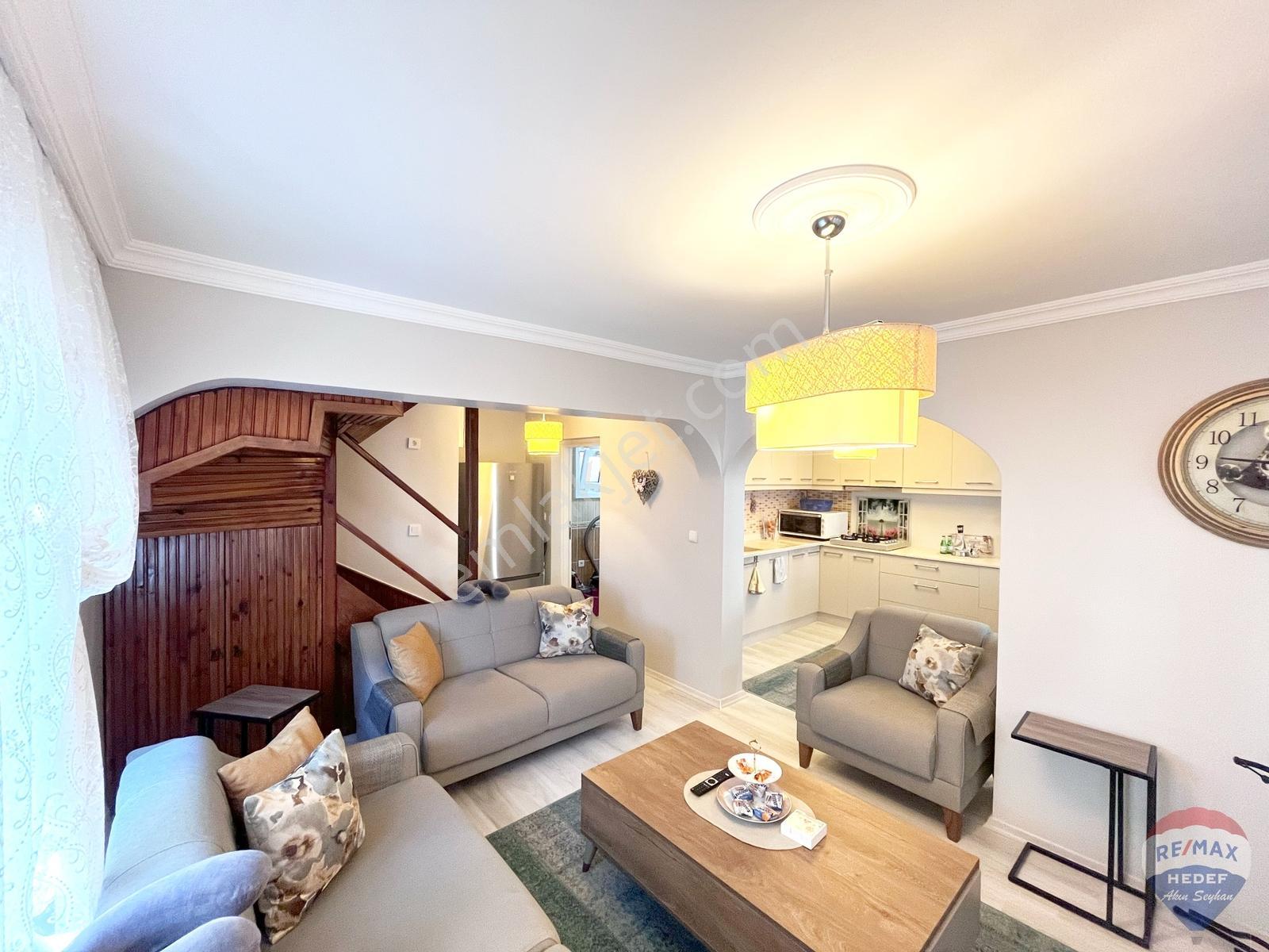 Remax Akın Seyhan Dan Basınkent 3 Te Eşyalı Satılık Villa - Görsel 14