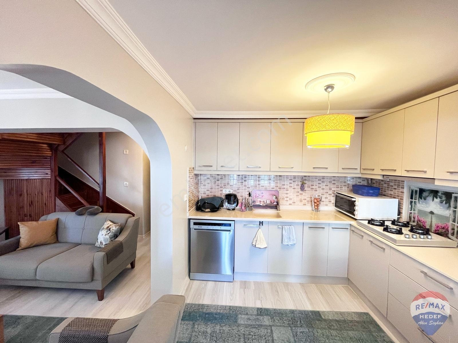 Remax Akın Seyhan Dan Basınkent 3 Te Eşyalı Satılık Villa - Görsel 12