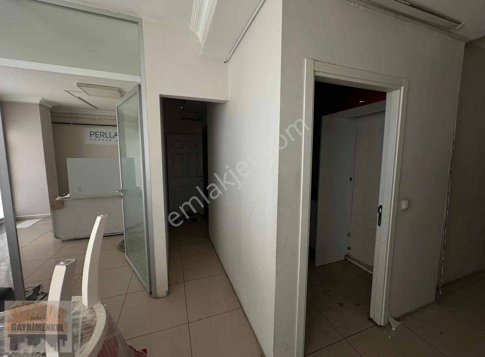 Beylikdüzü Kolejler Bölgesi Kiralık Dükkan
