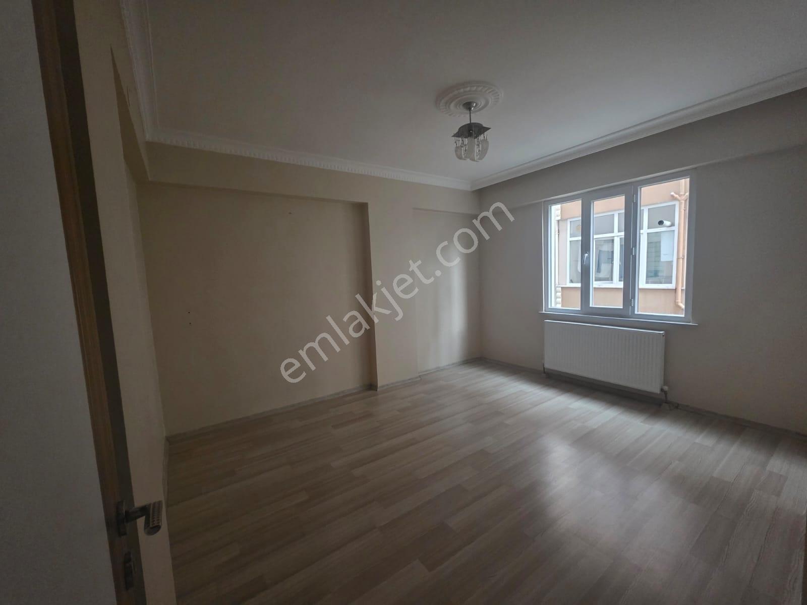 Ergünler'den Perşembe Pazarı Dibinde Büyük M2 2+1 Kiralık Daire - Görsel 2