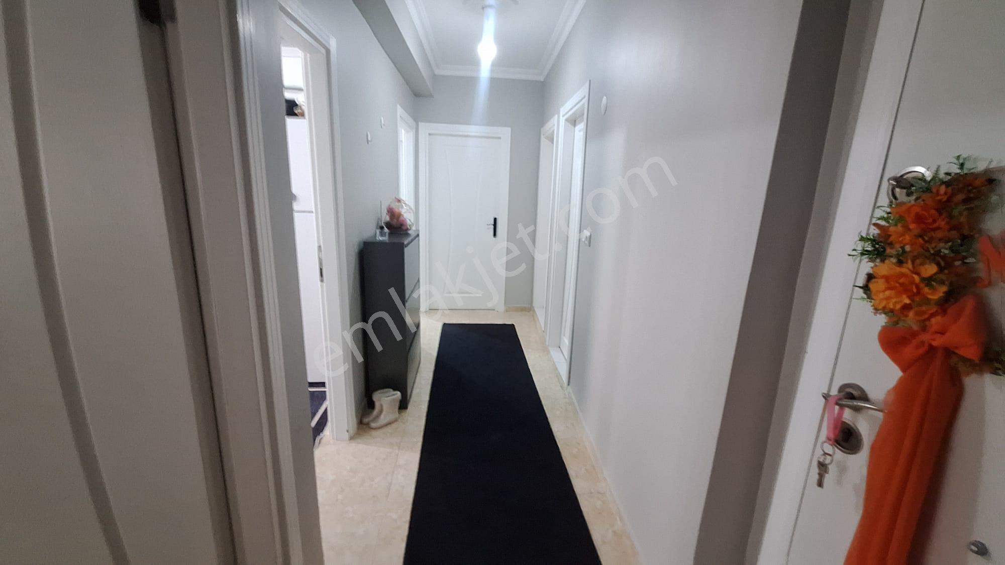 Esenyurt Merkezde Bahçeyolu Cad. Satılık Arakat Daire İskanlı - Görsel 6