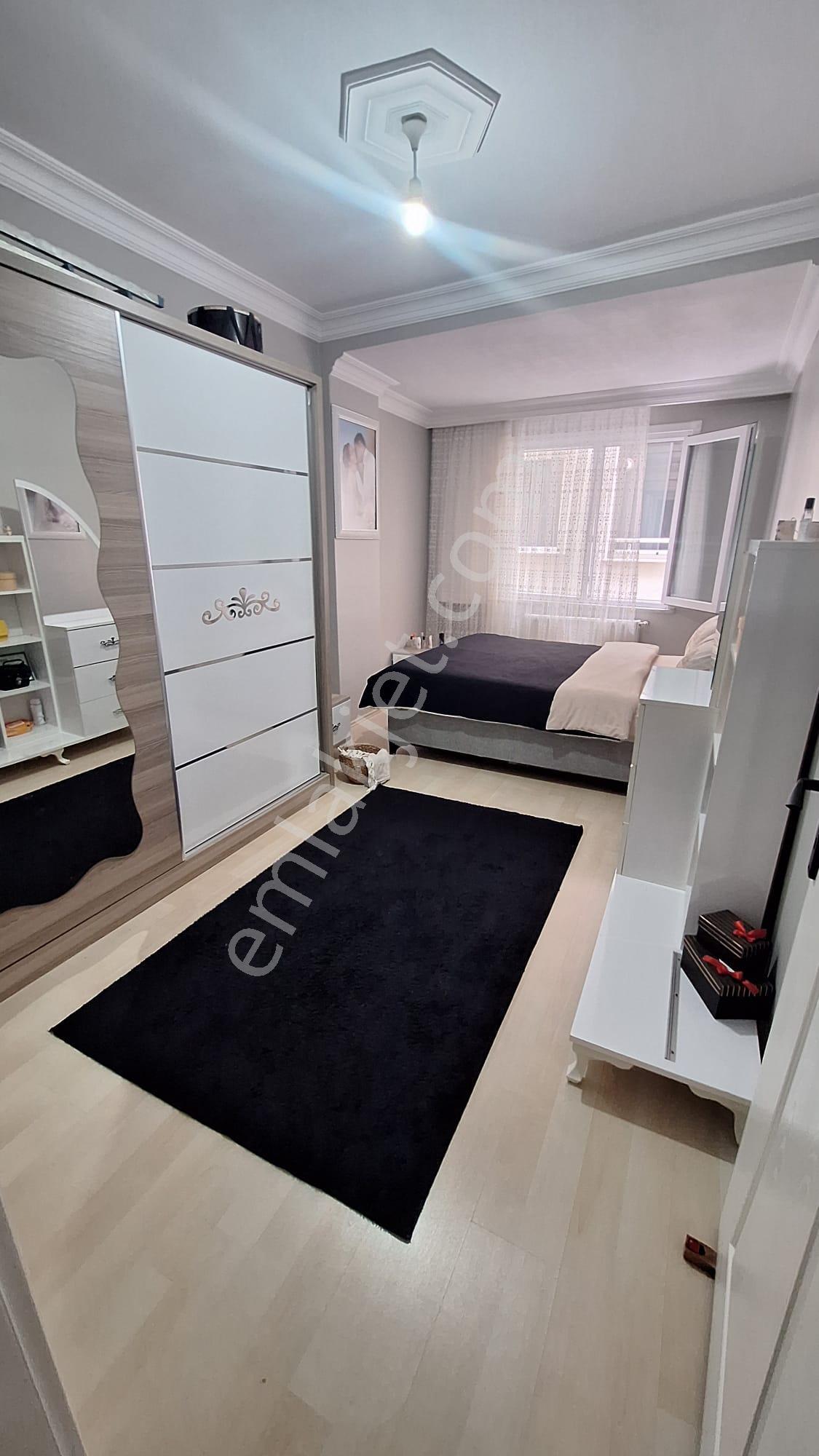 Esenyurt Merkezde Bahçeyolu Cad. Satılık Arakat Daire İskanlı - Görsel 31