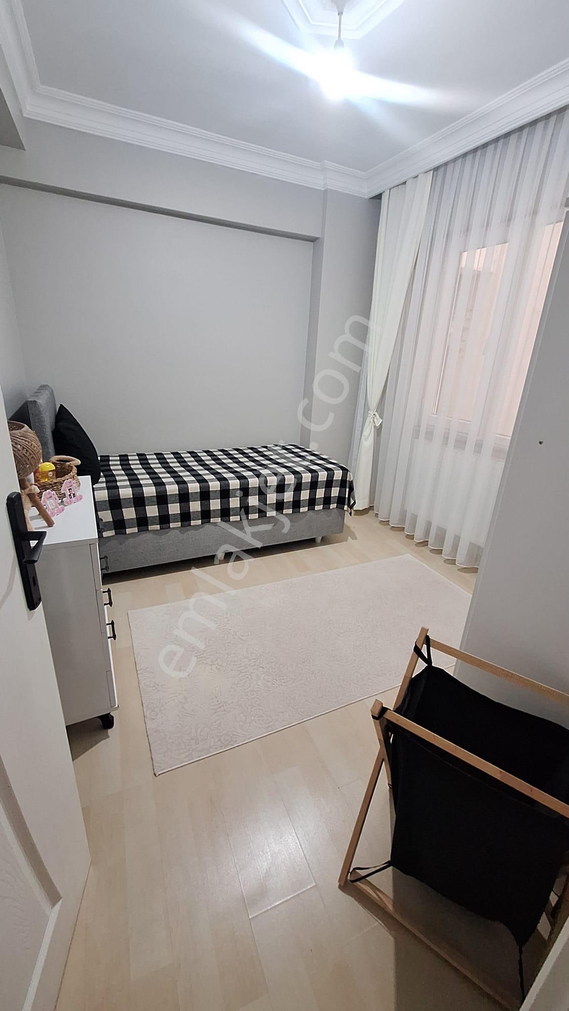 Esenyurt Merkezde Bahçeyolu Cad. Satılık Arakat Daire İskanlı - Görsel 20