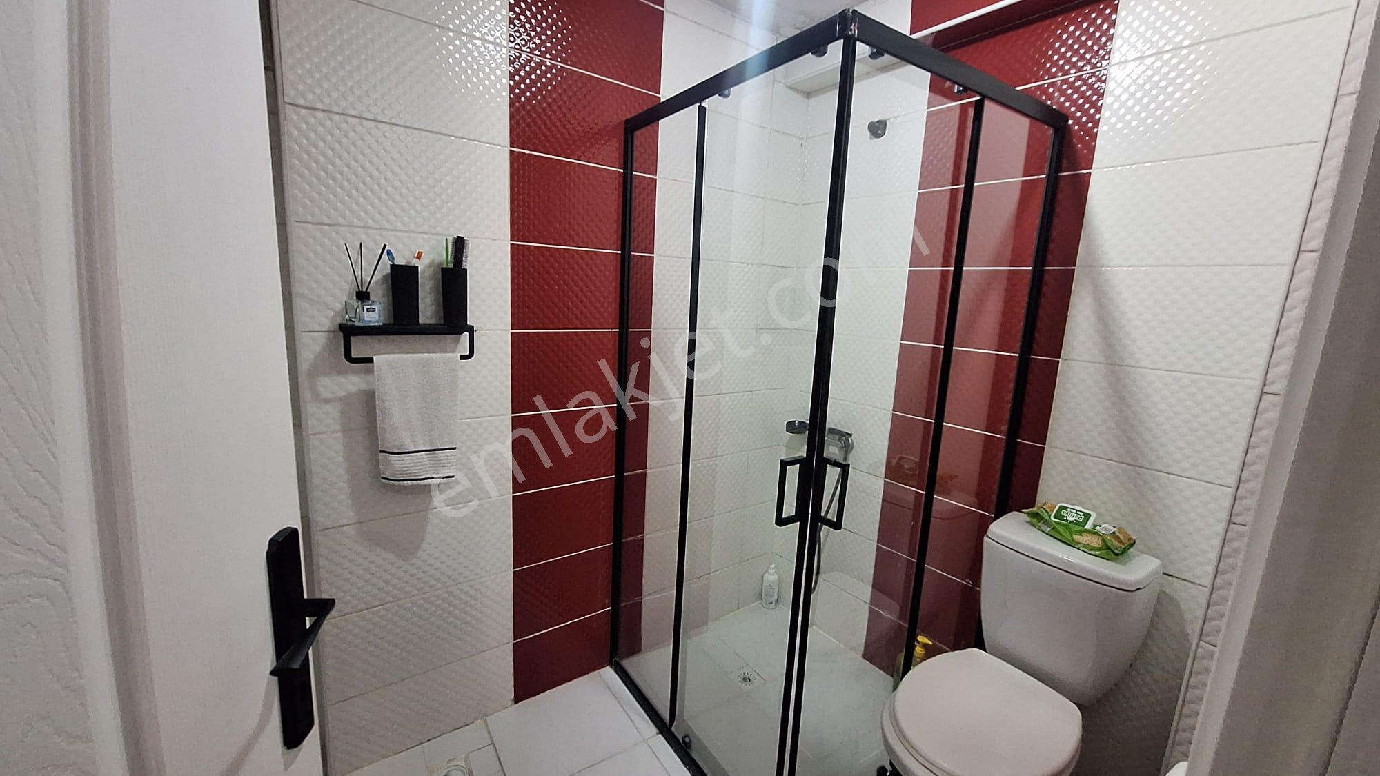 Esenyurt Merkezde Bahçeyolu Cad. Satılık Arakat Daire İskanlı - Görsel 32