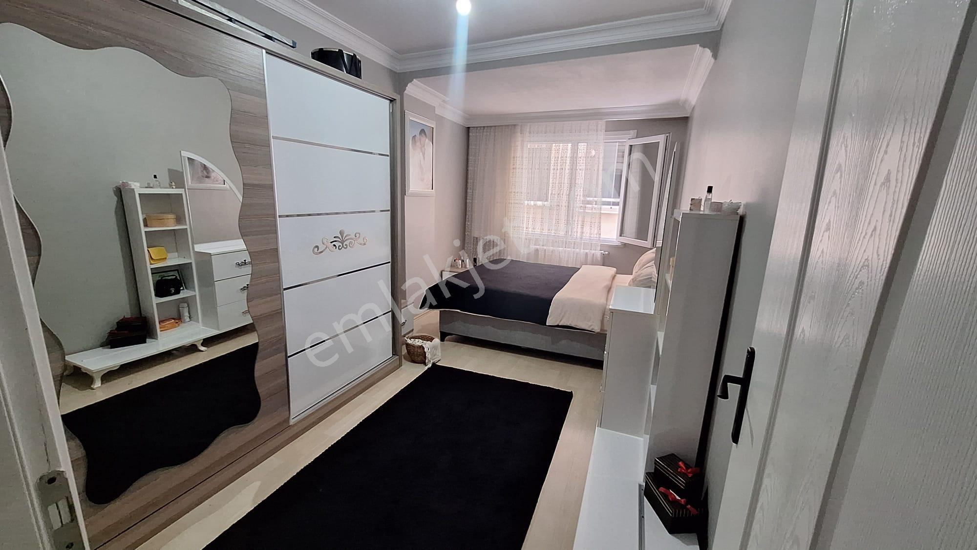 Esenyurt Merkezde Bahçeyolu Cad. Satılık Arakat Daire İskanlı - Görsel 25